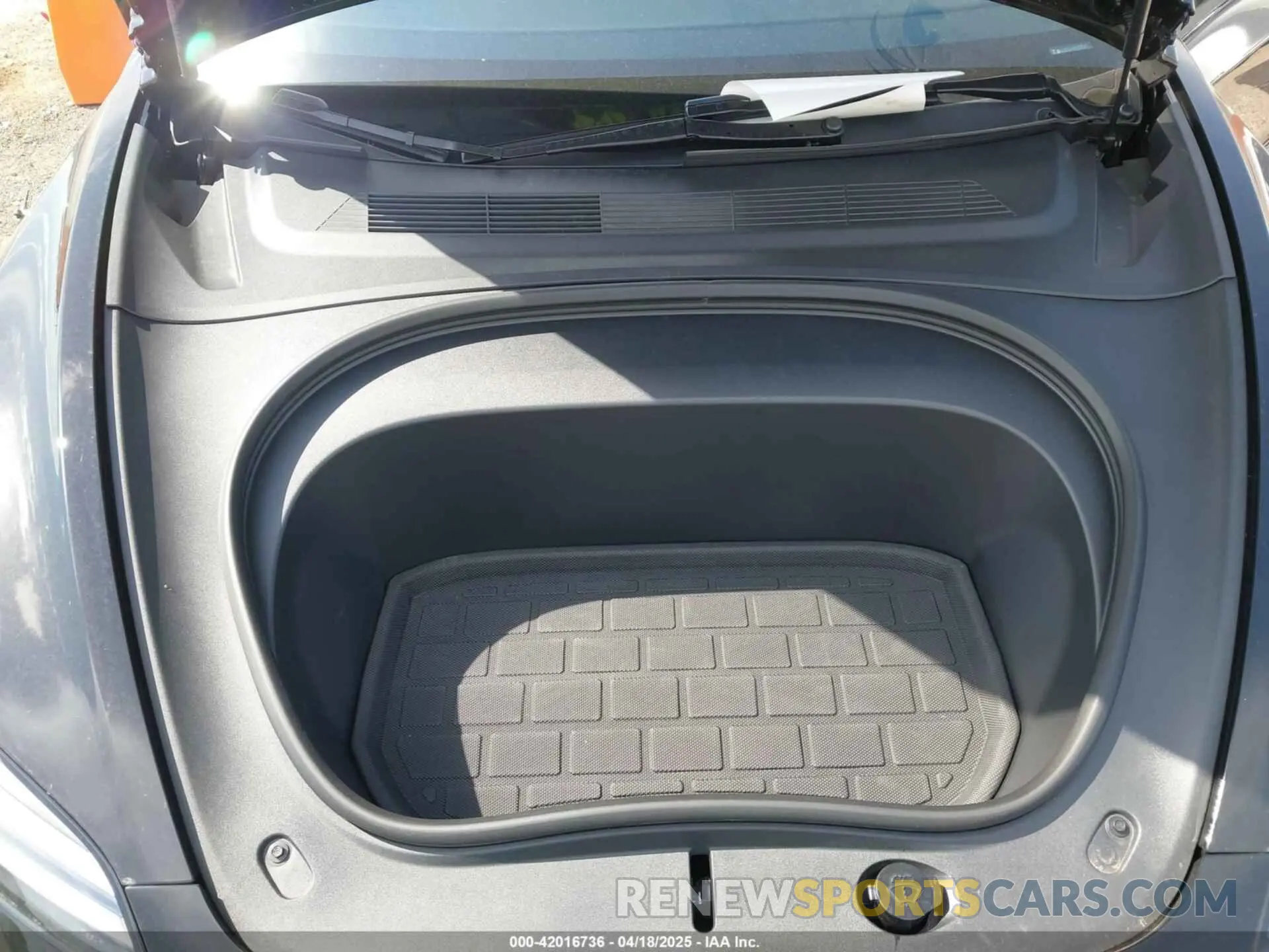 10 Photograph of a damaged car 5YJ3E1EAXRF836824 TESLA MODEL 3 2024