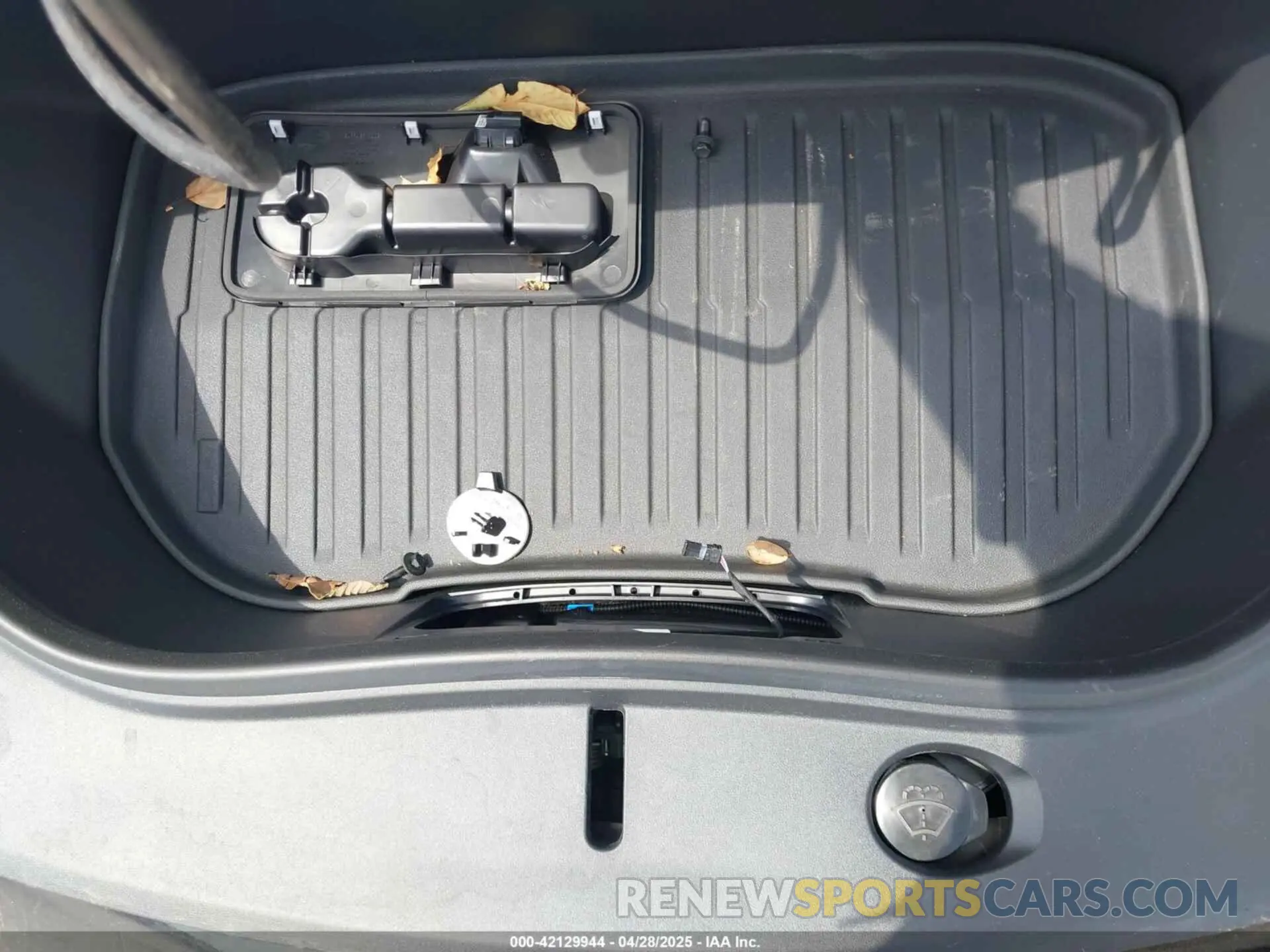 10 Photograph of a damaged car 5YJ3E1EAXRF864719 TESLA MODEL 3 2024