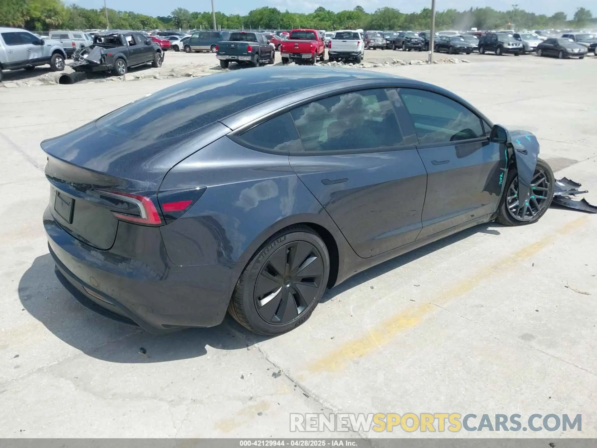 4 Photograph of a damaged car 5YJ3E1EAXRF864719 TESLA MODEL 3 2024