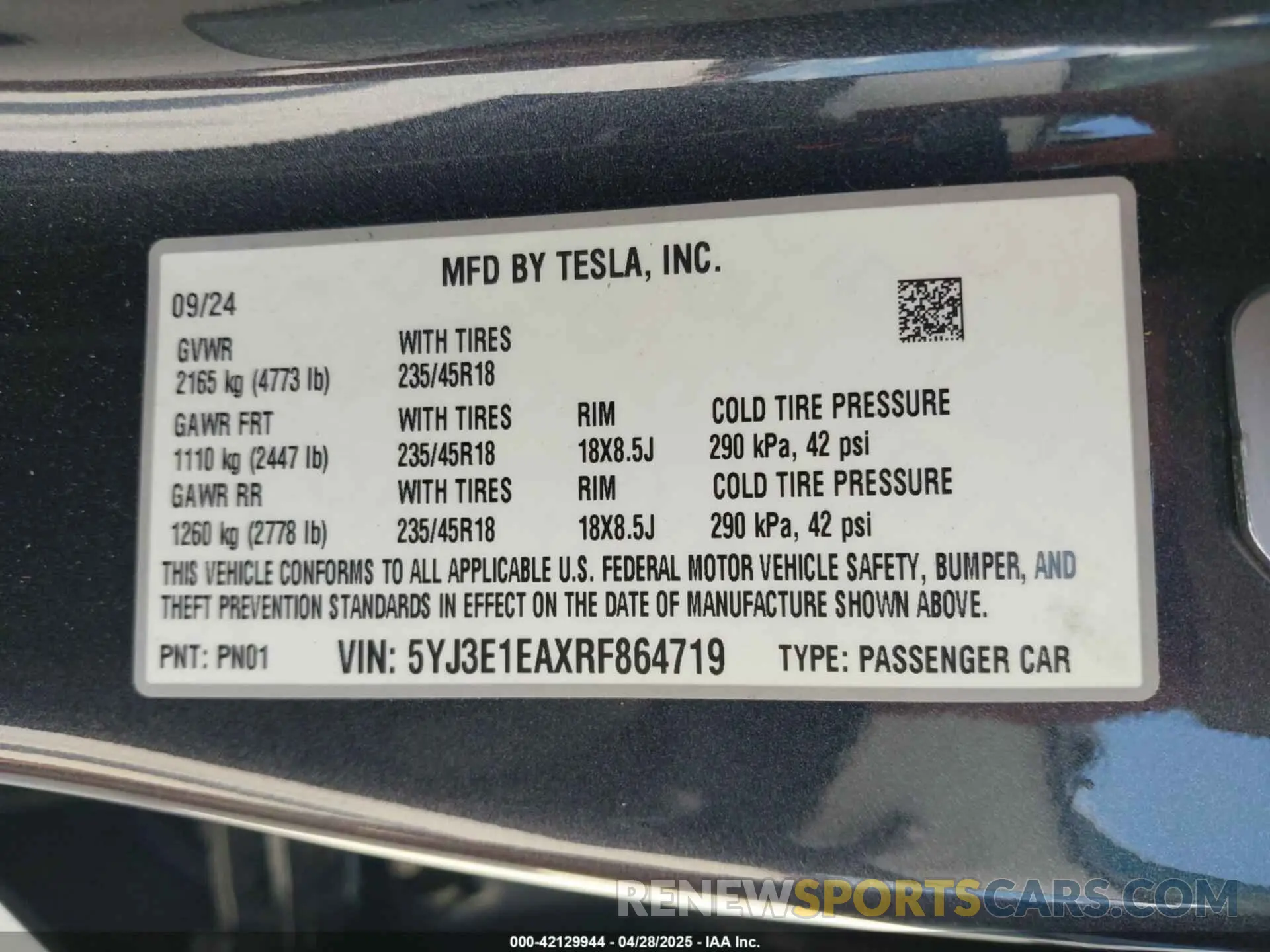 9 Photograph of a damaged car 5YJ3E1EAXRF864719 TESLA MODEL 3 2024