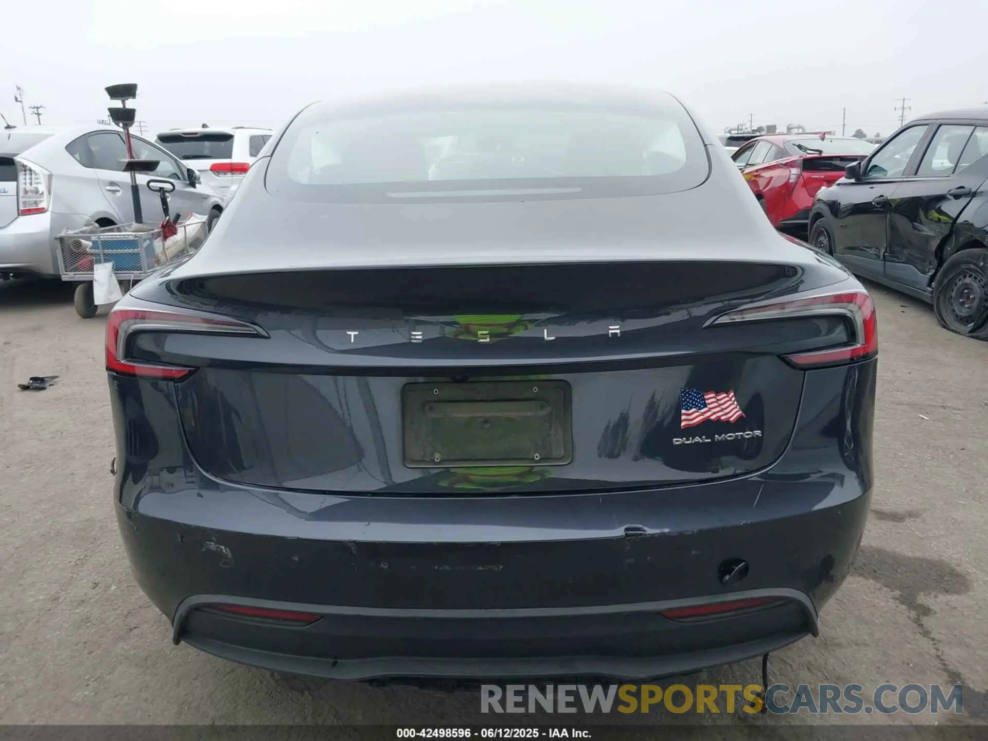 17 Photograph of a damaged car 5YJ3E1EB0RF735588 TESLA MODEL 3 2024