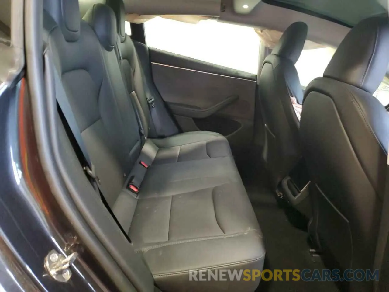 10 Photograph of a damaged car 5YJ3E1EB0RF753718 TESLA MODEL 3 2024