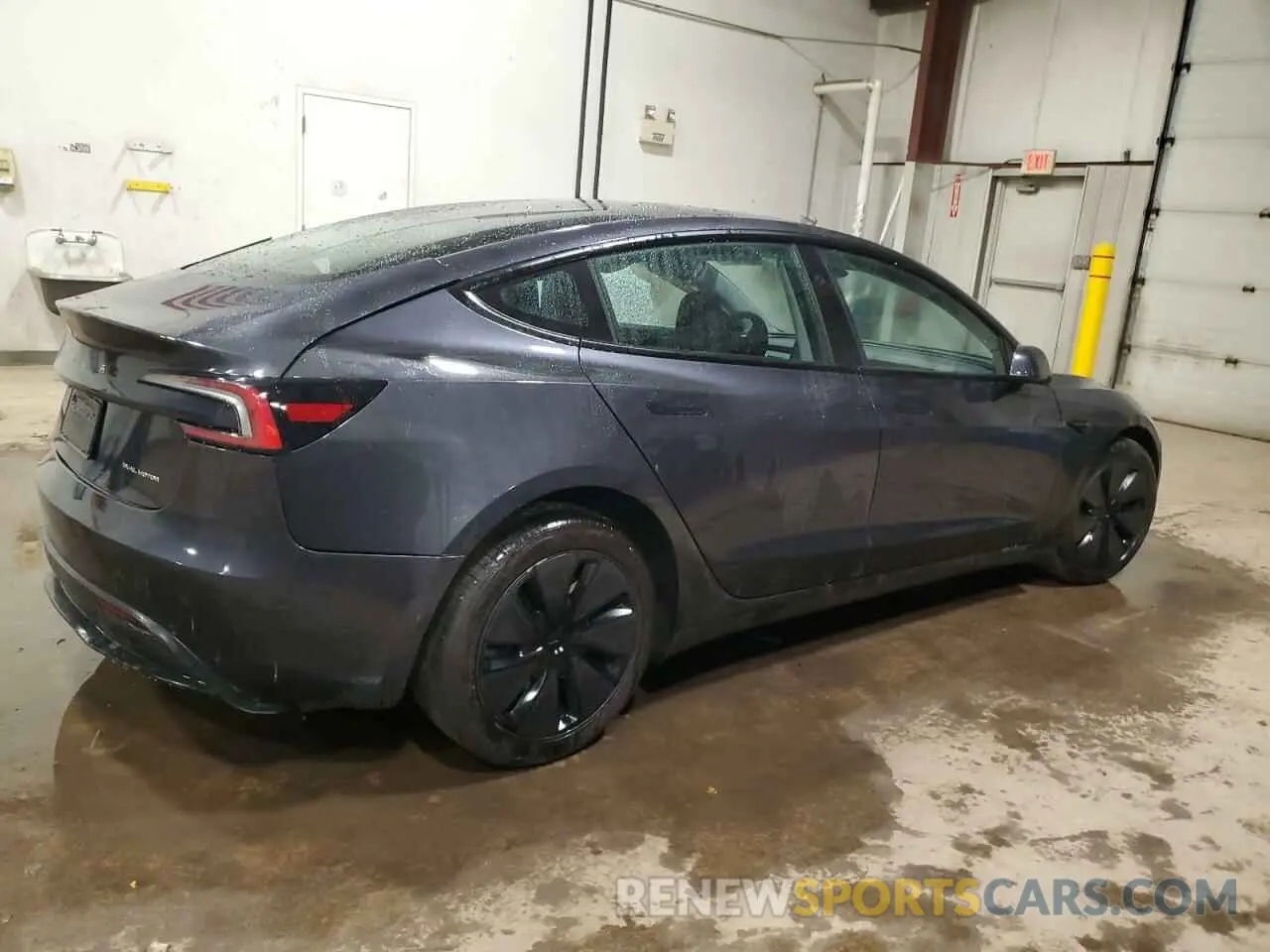 3 Photograph of a damaged car 5YJ3E1EB0RF753718 TESLA MODEL 3 2024