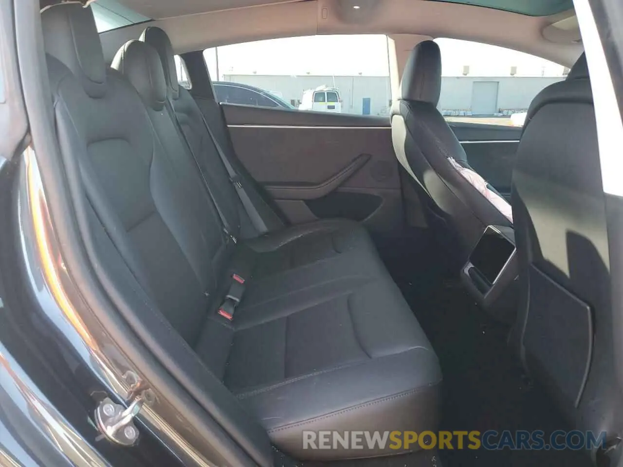 11 Фотография поврежденного автомобиля 5YJ3E1EB0RF786783 TESLA MODEL 3 2024