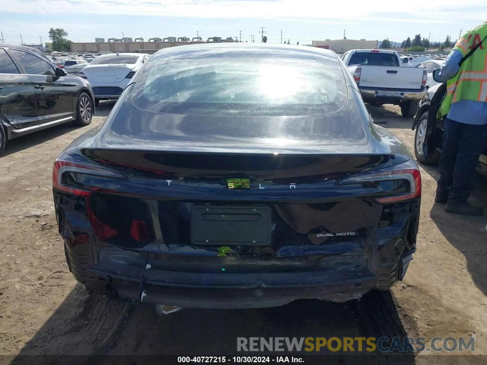 17 Photograph of a damaged car 5YJ3E1EB0RF792938 TESLA MODEL 3 2024