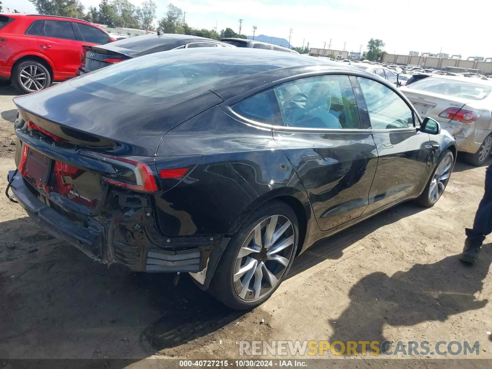 4 Photograph of a damaged car 5YJ3E1EB0RF792938 TESLA MODEL 3 2024