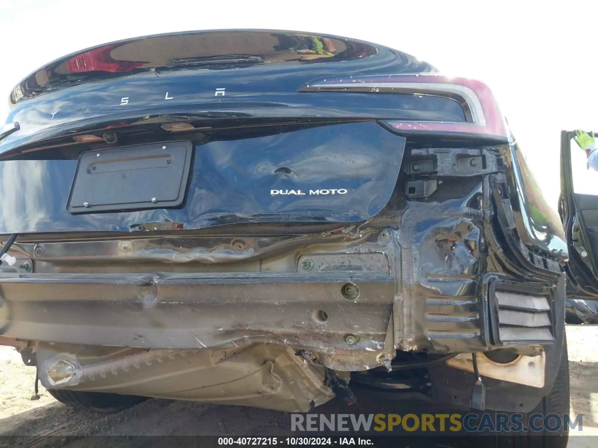 6 Photograph of a damaged car 5YJ3E1EB0RF792938 TESLA MODEL 3 2024