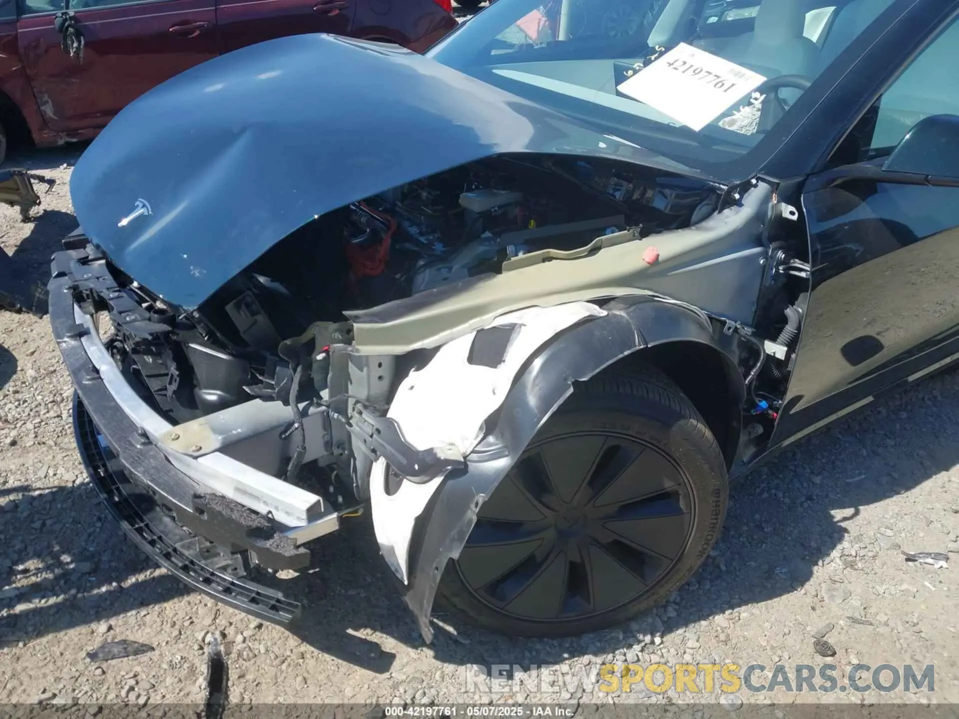 20 Photograph of a damaged car 5YJ3E1EB0RF808605 TESLA MODEL 3 2024