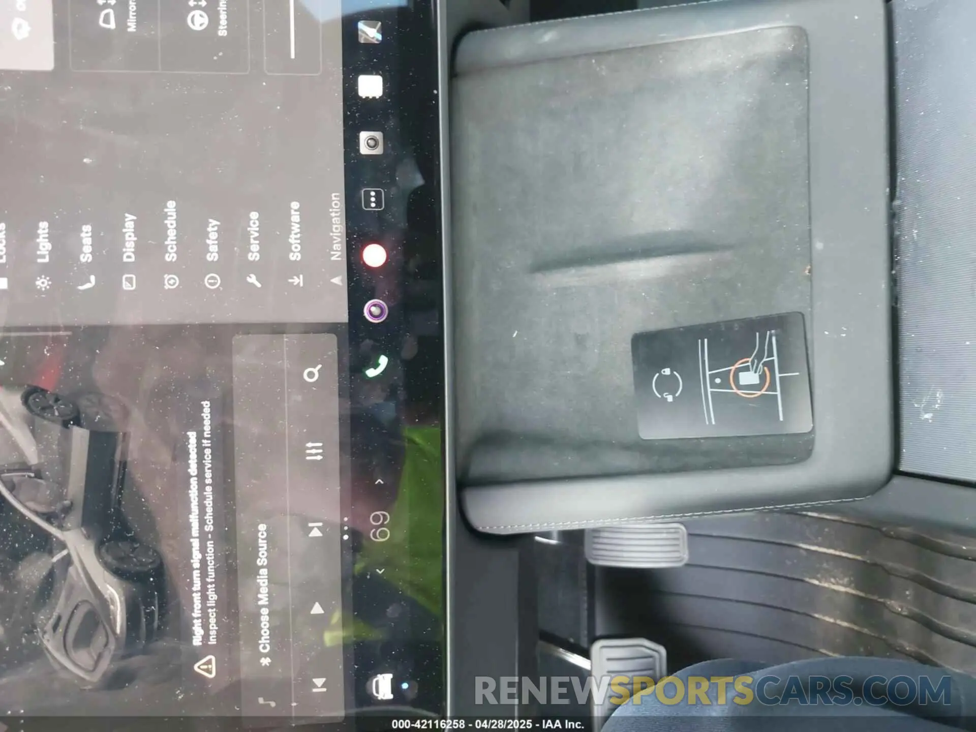 11 Фотография поврежденного автомобиля 5YJ3E1EB0RF812167 TESLA MODEL 3 2024