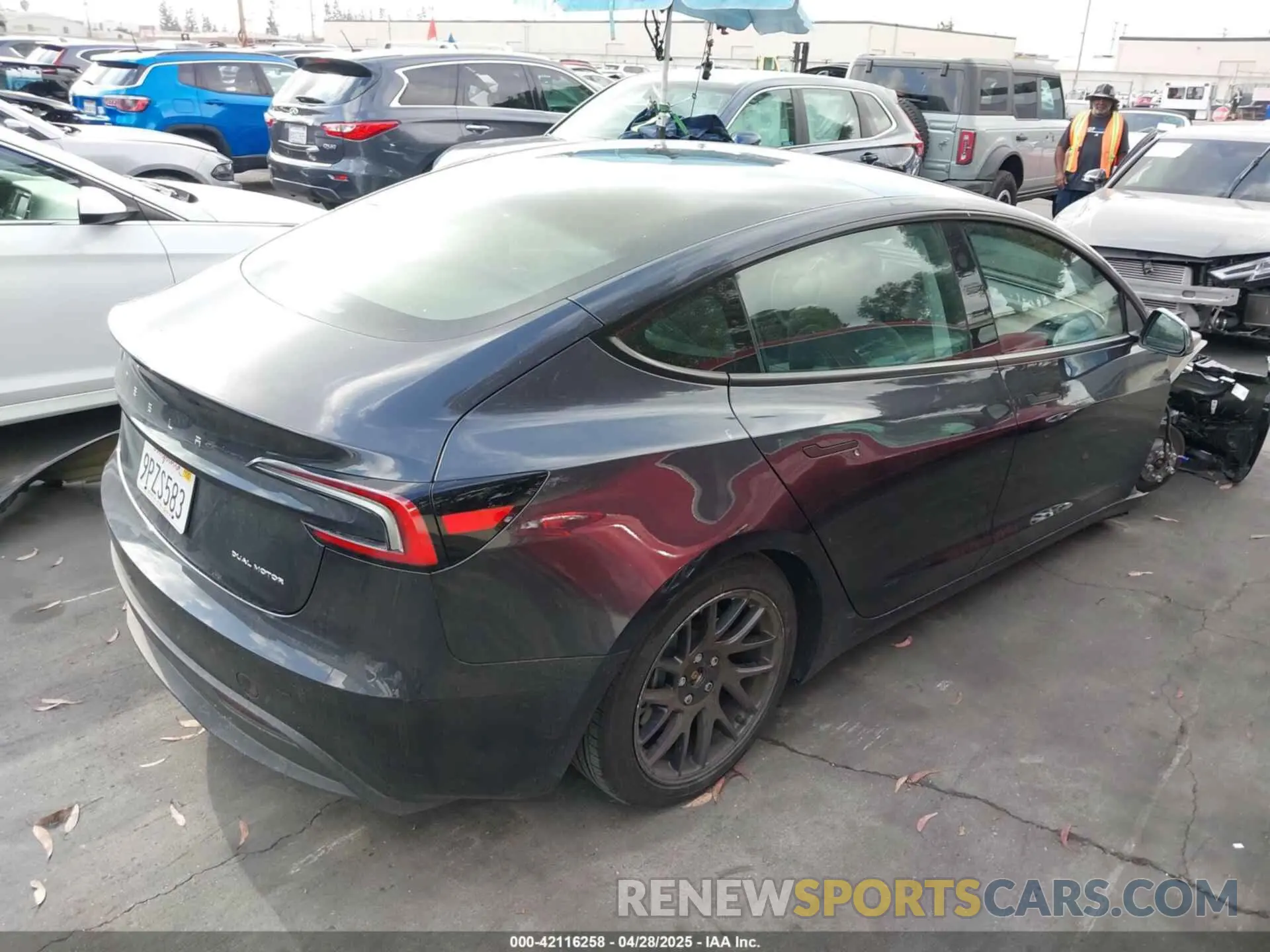 4 Фотография поврежденного автомобиля 5YJ3E1EB0RF812167 TESLA MODEL 3 2024