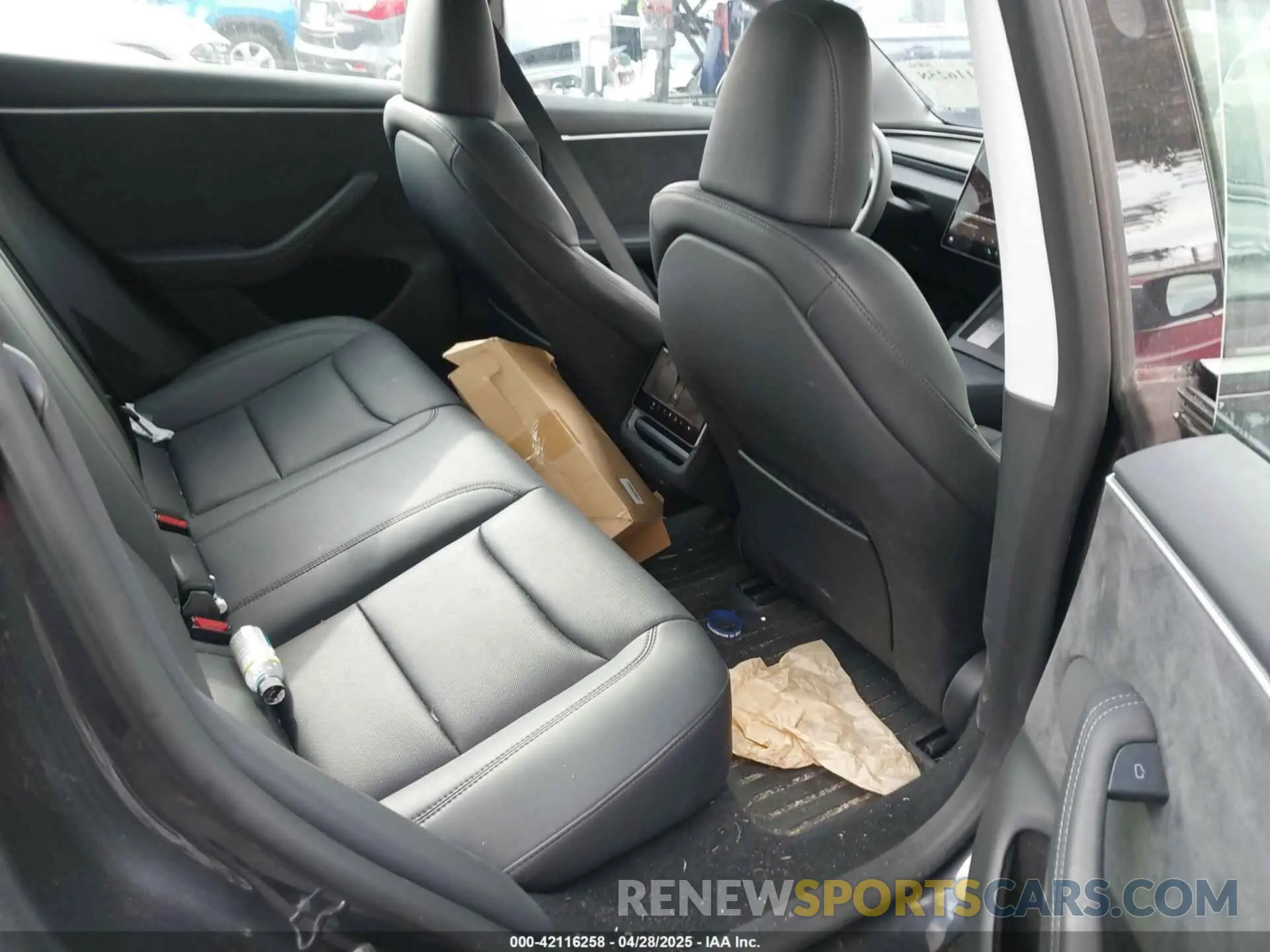 8 Фотография поврежденного автомобиля 5YJ3E1EB0RF812167 TESLA MODEL 3 2024