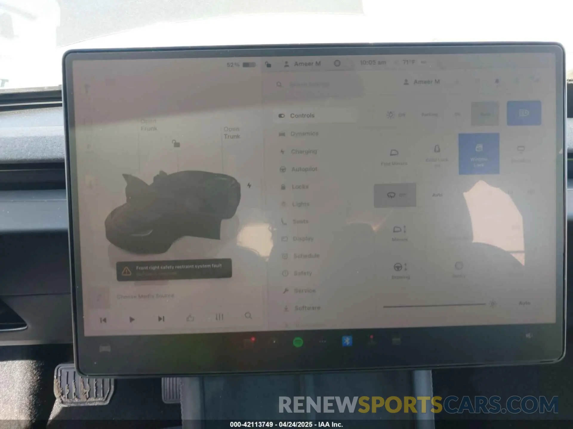 18 Photograph of a damaged car 5YJ3E1EB0RF817515 TESLA MODEL 3 2024