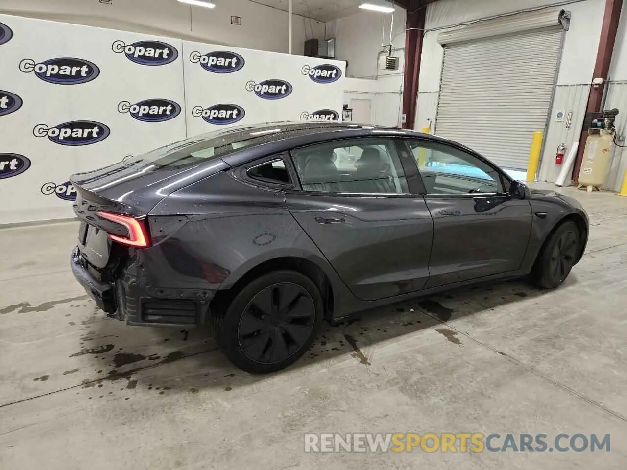 3 Фотография поврежденного автомобиля 5YJ3E1EB0RF844200 TESLA MODEL 3 2024