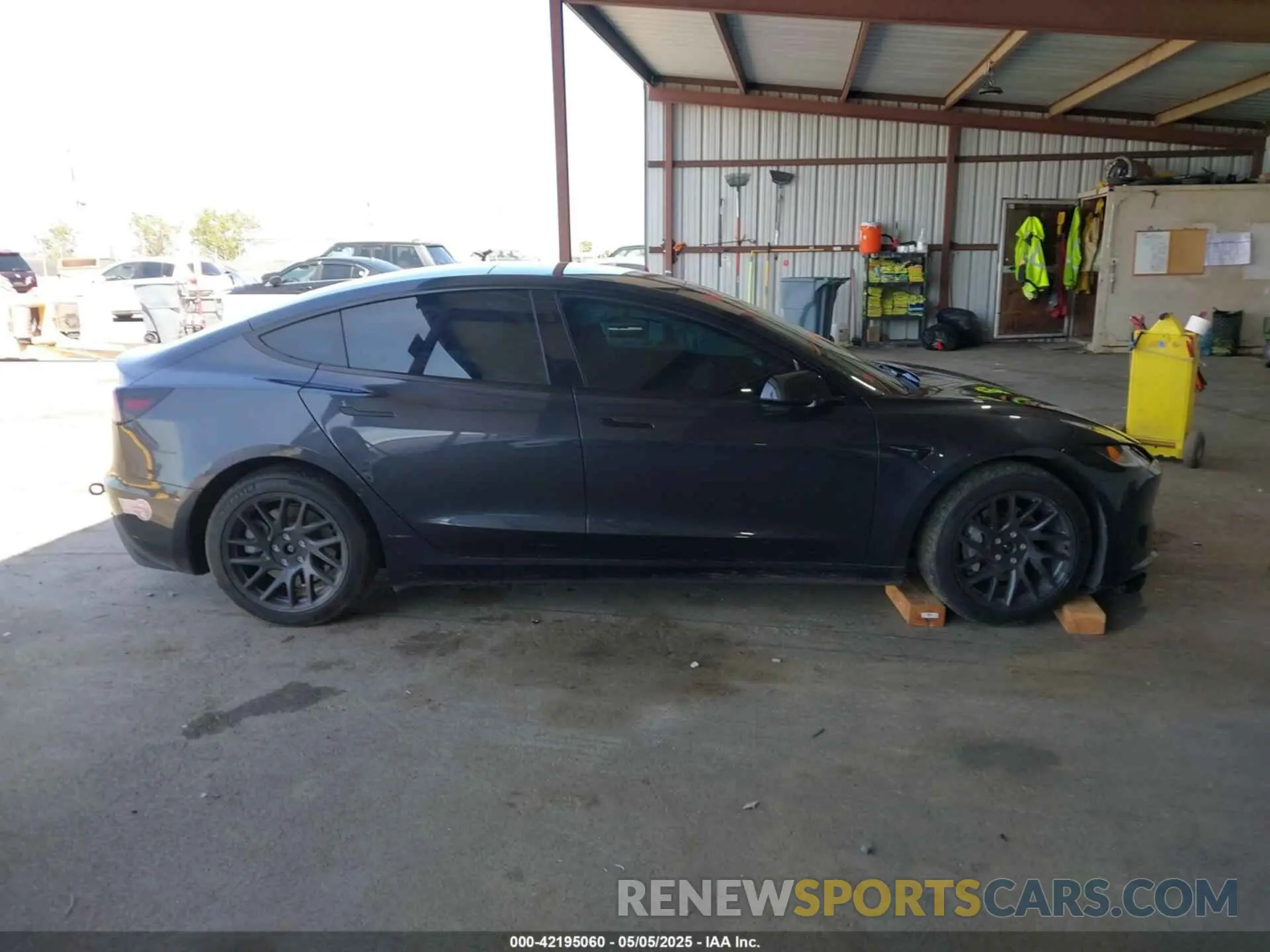 12 Фотография поврежденного автомобиля 5YJ3E1EB1RF816244 TESLA MODEL 3 2024