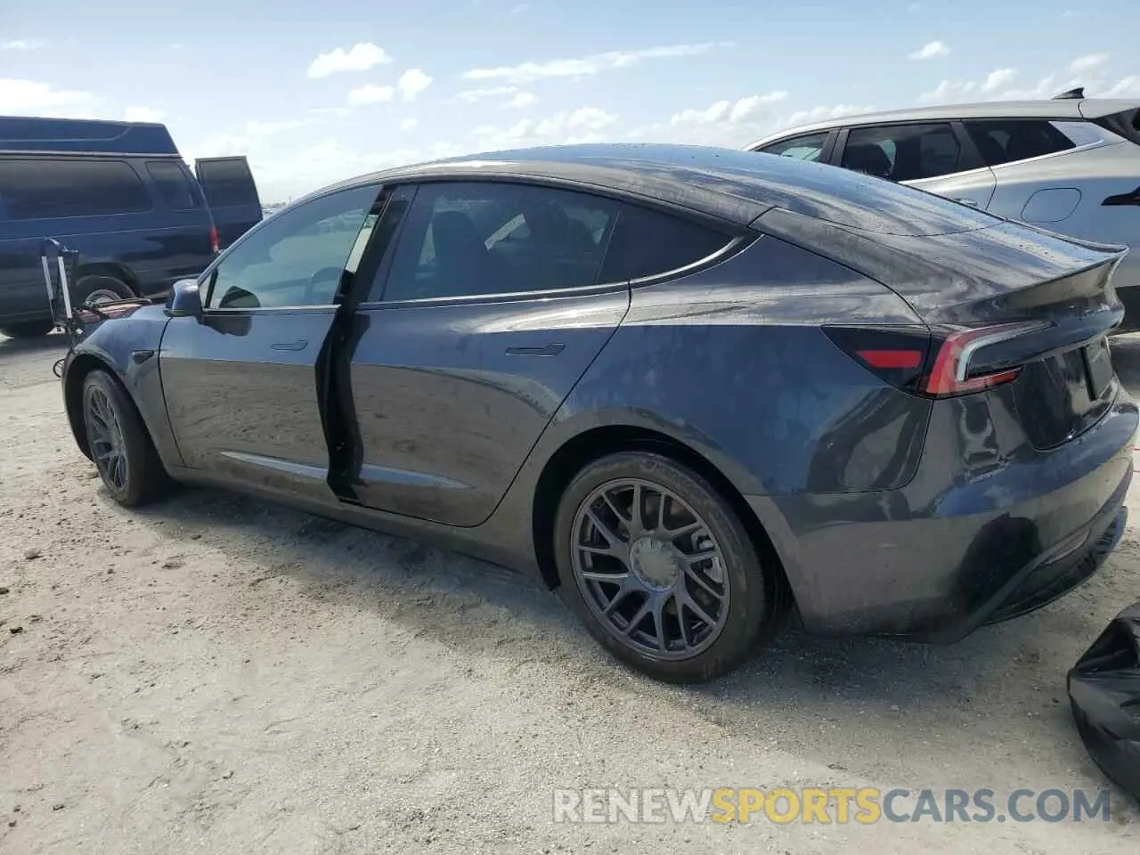 2 Фотография поврежденного автомобиля 5YJ3E1EB2RF722552 TESLA MODEL 3 2024