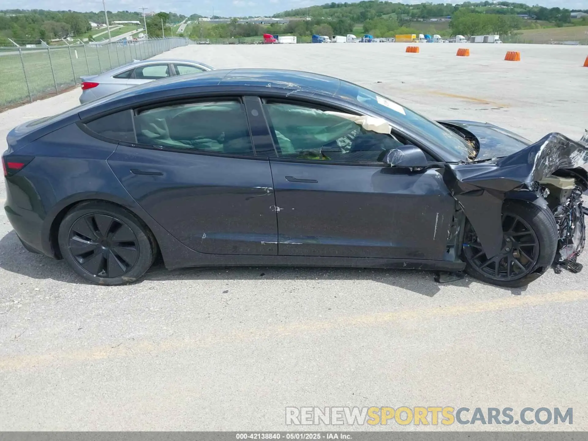 13 Фотография поврежденного автомобиля 5YJ3E1EB2RF740887 TESLA MODEL 3 2024