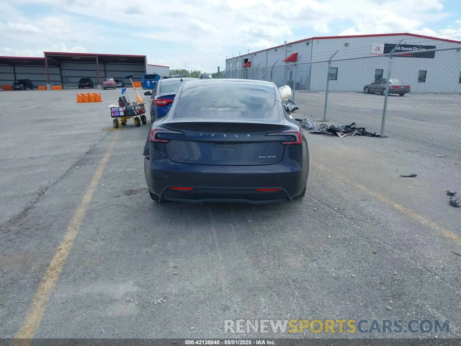 16 Фотография поврежденного автомобиля 5YJ3E1EB2RF740887 TESLA MODEL 3 2024