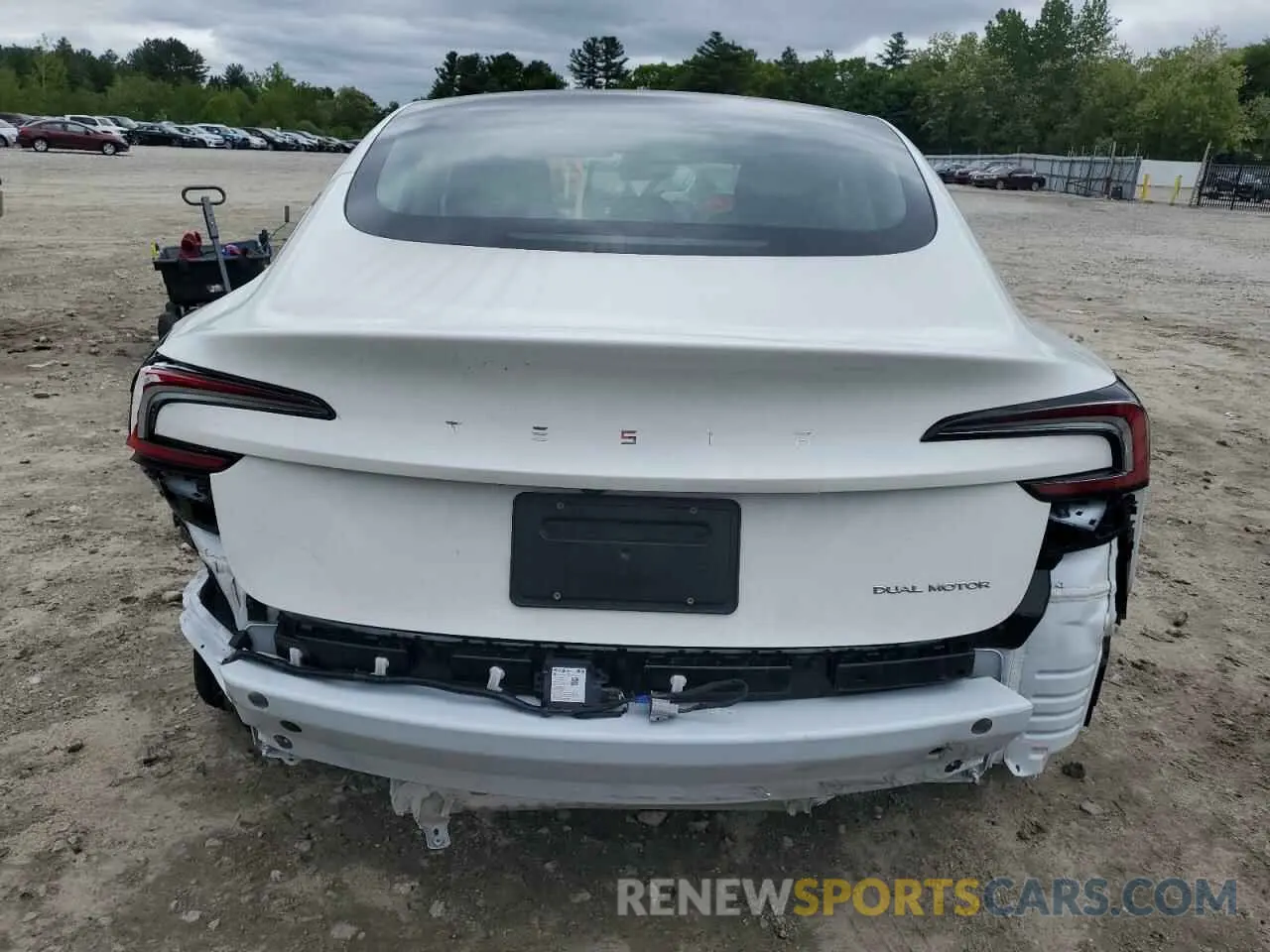 6 Photograph of a damaged car 5YJ3E1EB2RF797302 TESLA MODEL 3 2024