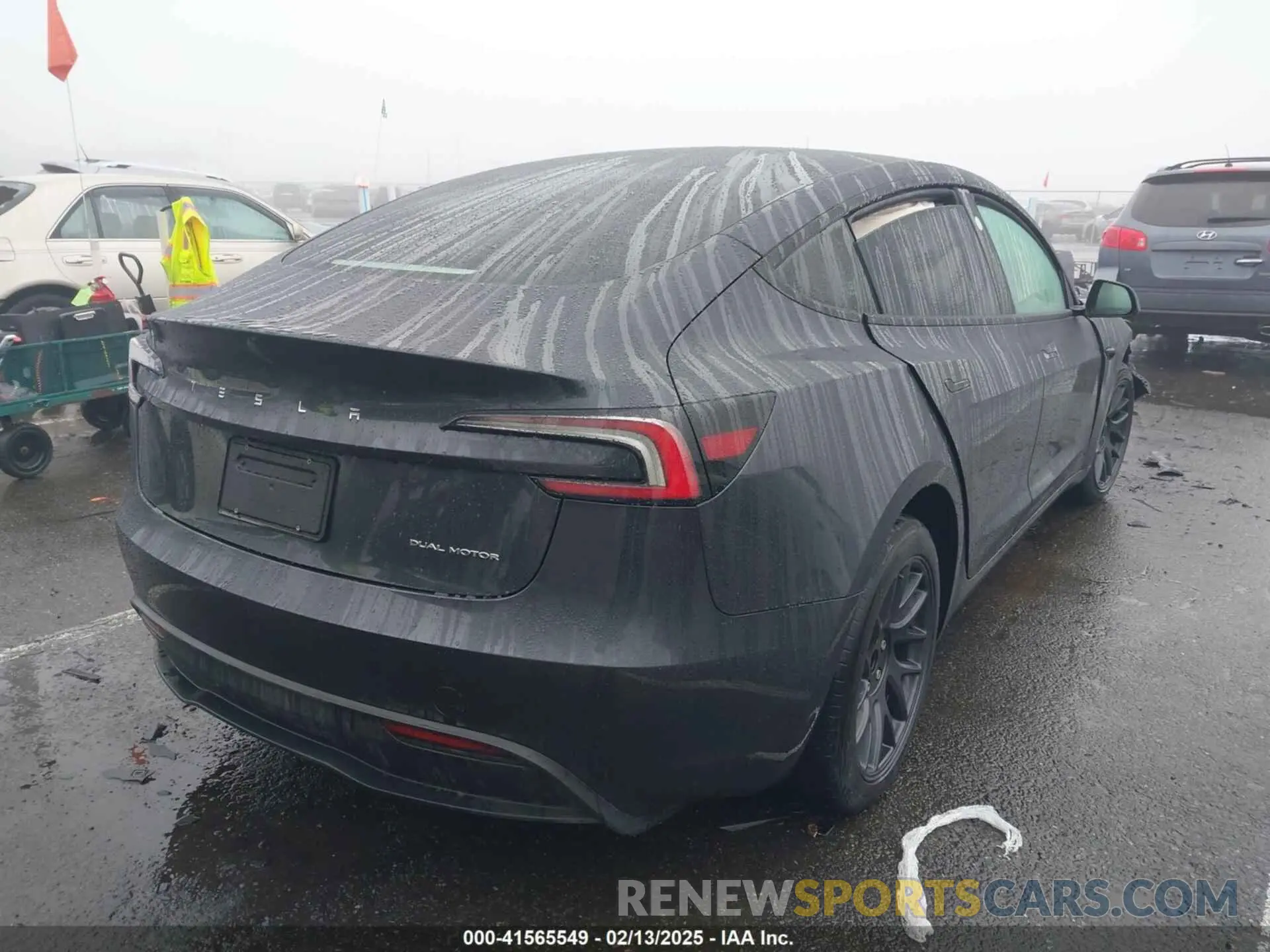 4 Photograph of a damaged car 5YJ3E1EB2RF815376 TESLA MODEL 3 2024