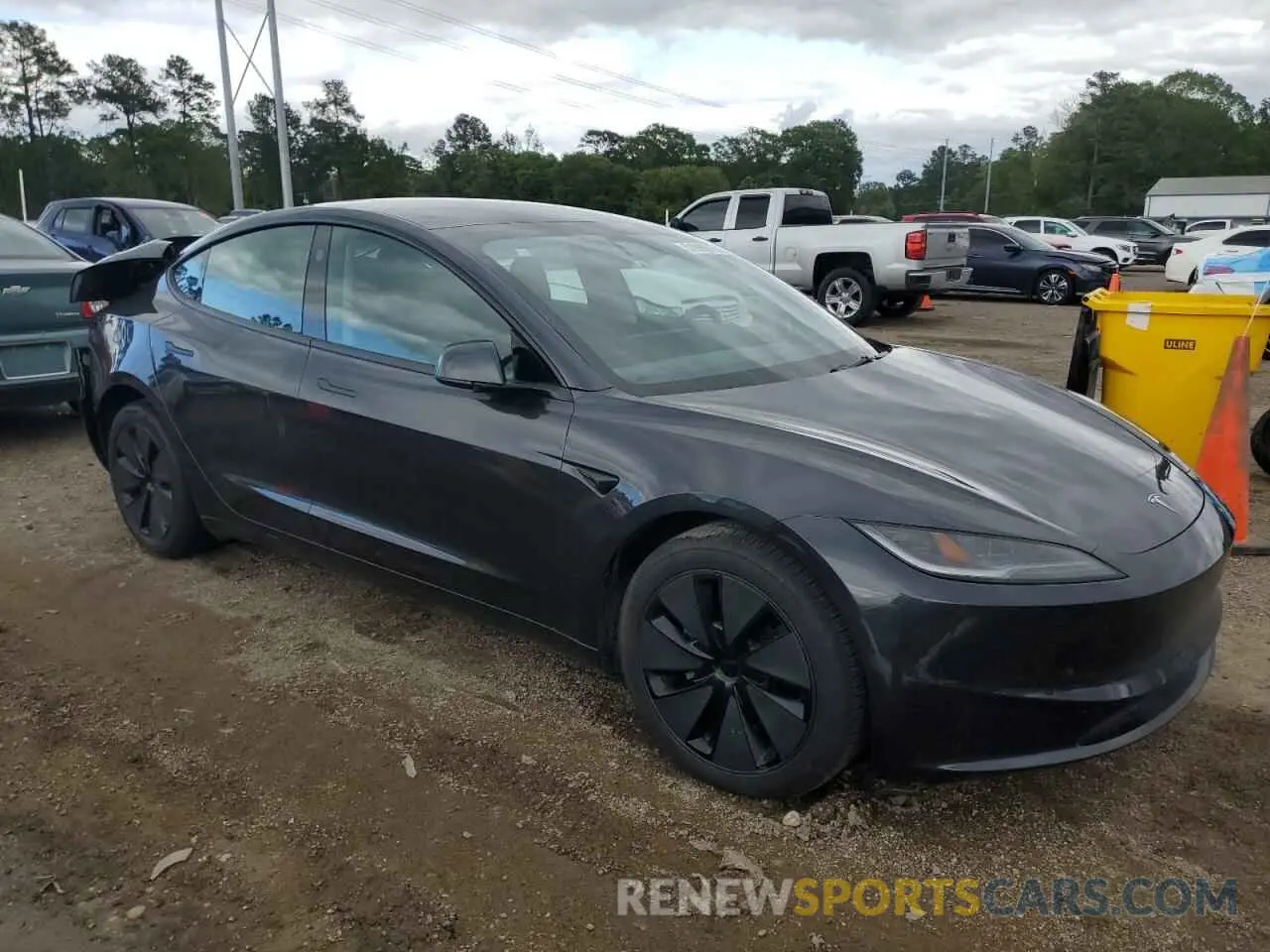 4 Photograph of a damaged car 5YJ3E1EB2RF825213 TESLA MODEL 3 2024