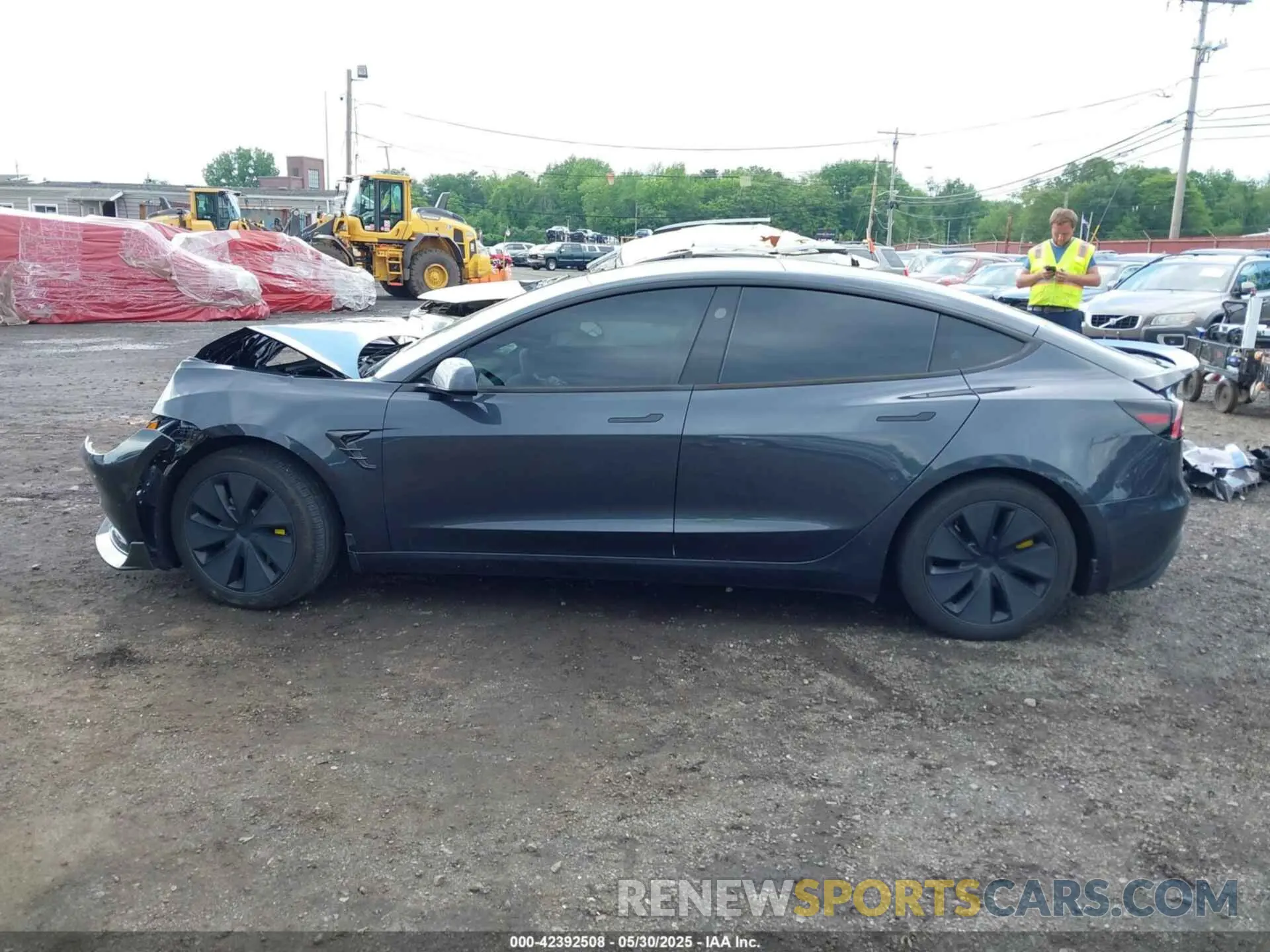14 Photograph of a damaged car 5YJ3E1EB3RF729817 TESLA MODEL 3 2024