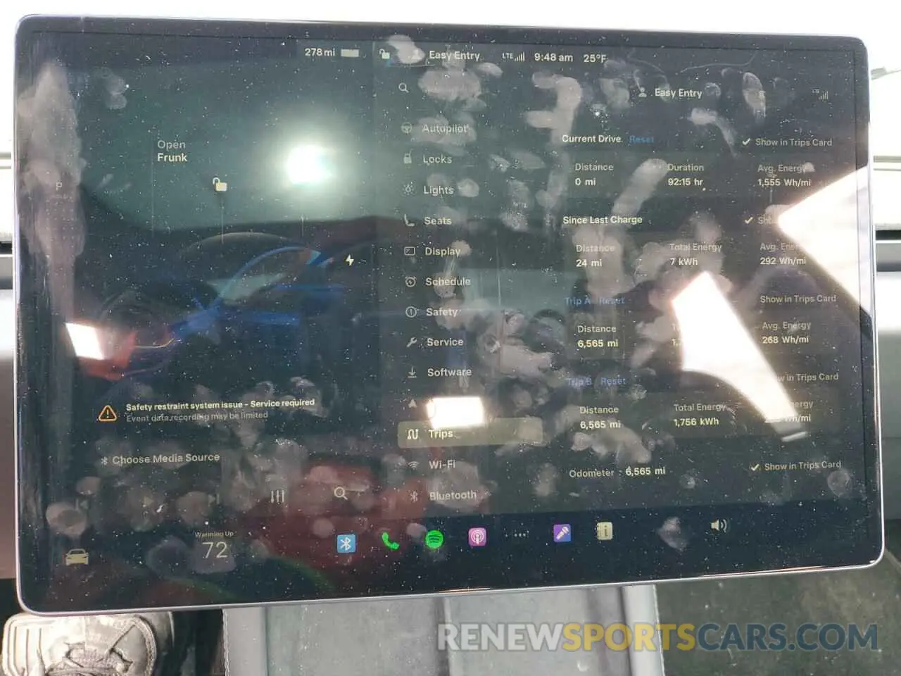 9 Photograph of a damaged car 5YJ3E1EB3RF754698 TESLA MODEL 3 2024