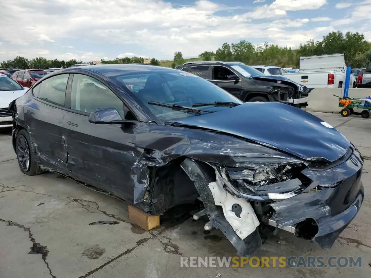 4 Фотография поврежденного автомобиля 5YJ3E1EB3RF758668 TESLA MODEL 3 2024