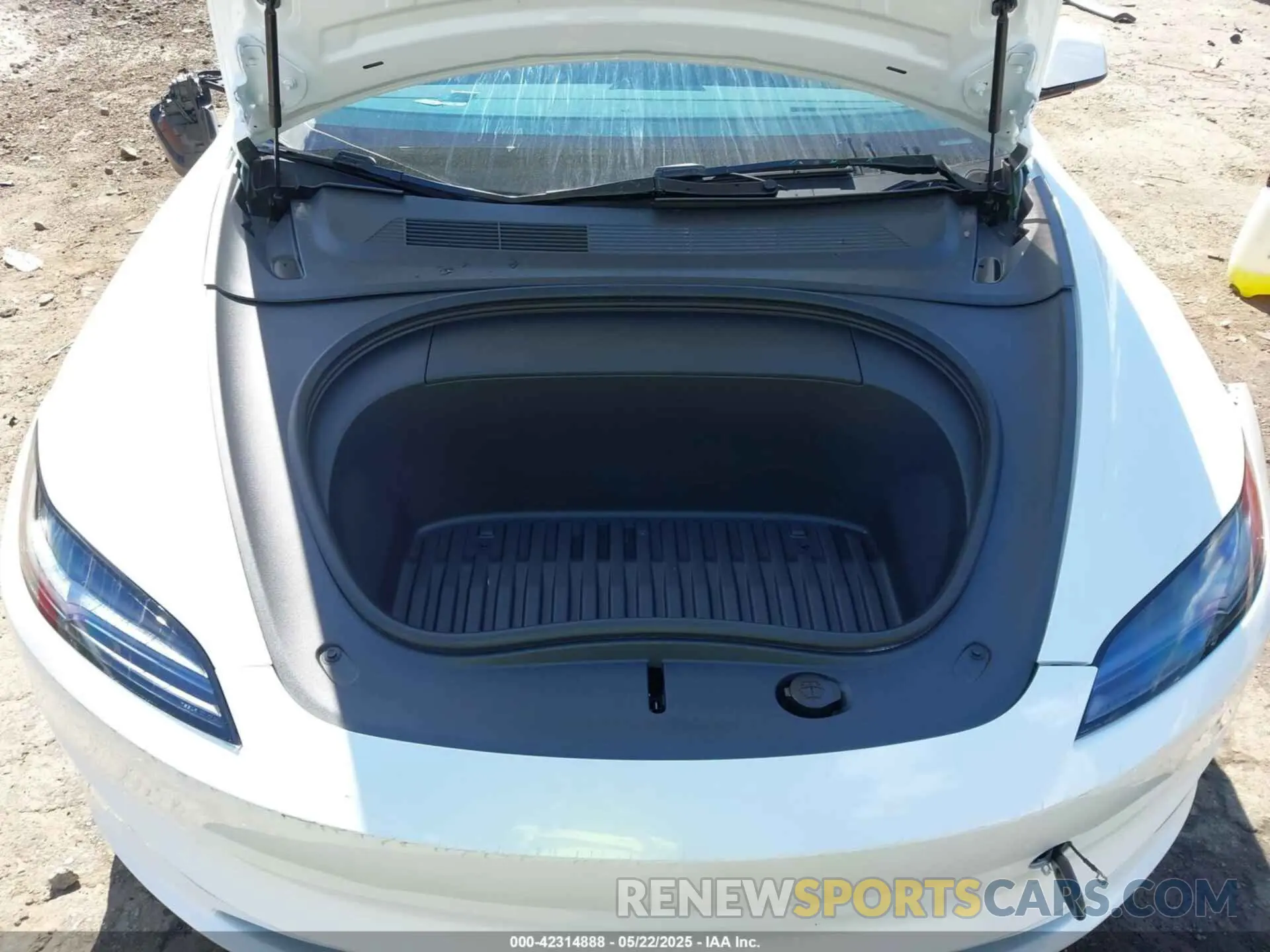 10 Фотография поврежденного автомобиля 5YJ3E1EB3RF807254 TESLA MODEL 3 2024