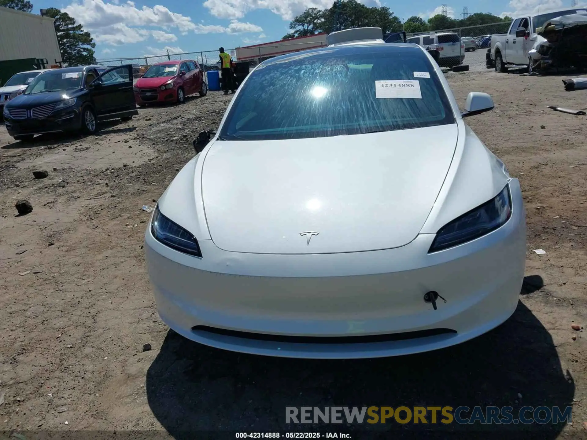 12 Фотография поврежденного автомобиля 5YJ3E1EB3RF807254 TESLA MODEL 3 2024