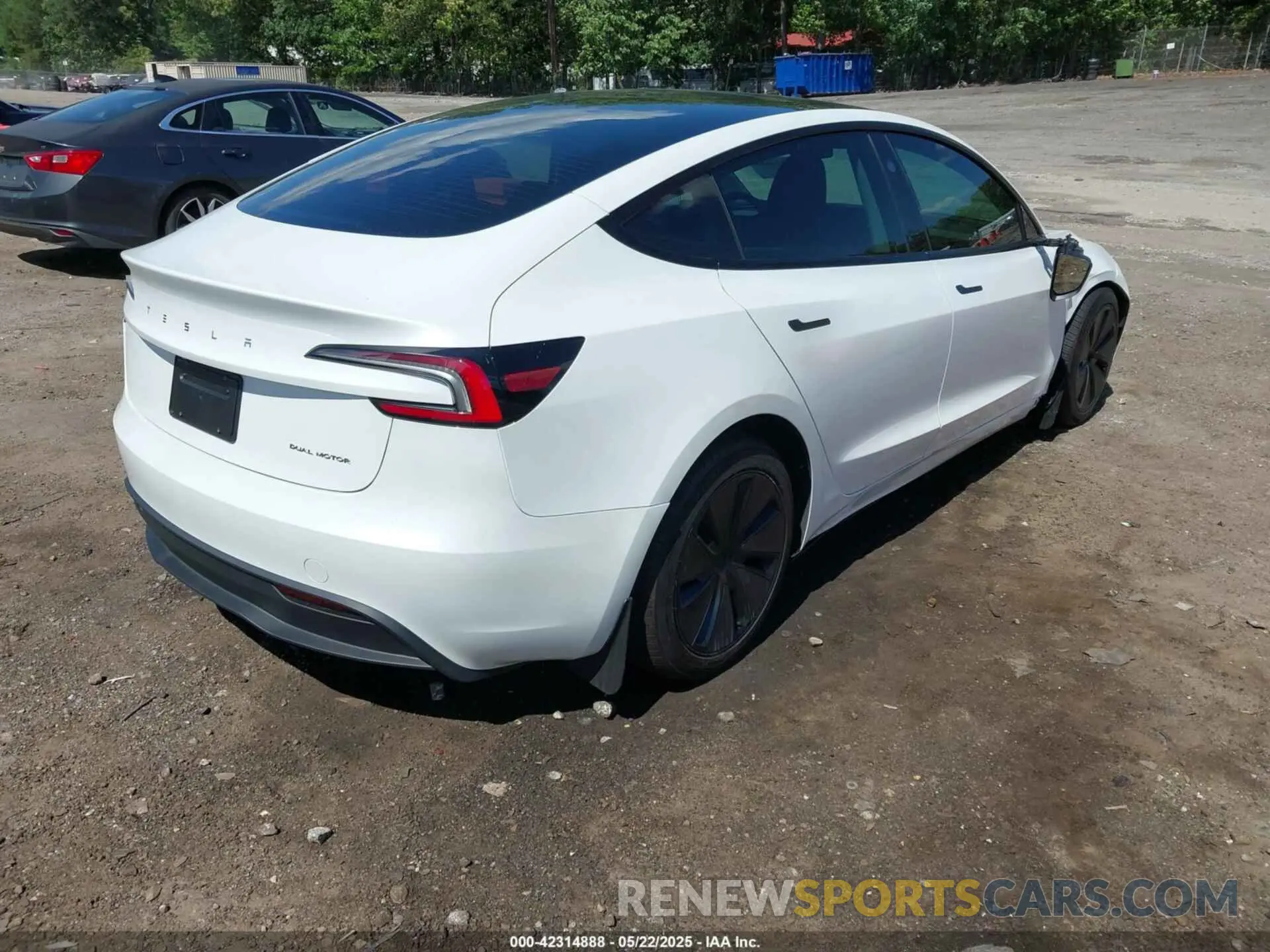 4 Фотография поврежденного автомобиля 5YJ3E1EB3RF807254 TESLA MODEL 3 2024
