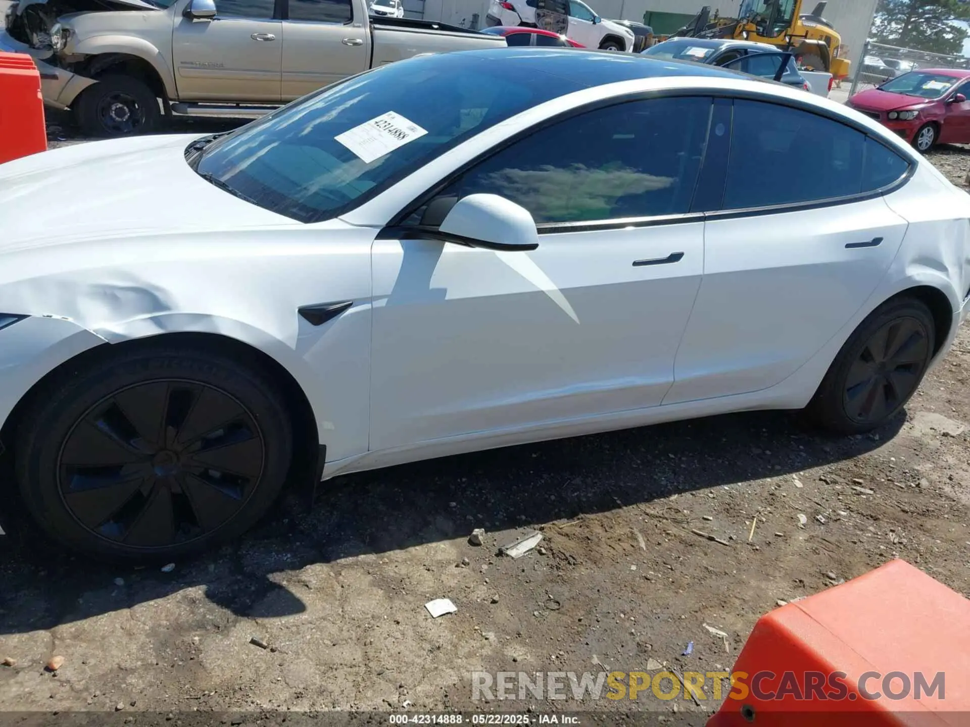 6 Фотография поврежденного автомобиля 5YJ3E1EB3RF807254 TESLA MODEL 3 2024