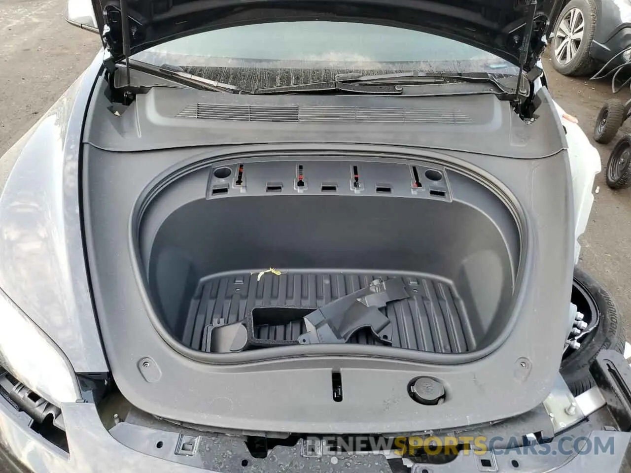 11 Фотография поврежденного автомобиля 5YJ3E1EB3RF813295 TESLA MODEL 3 2024