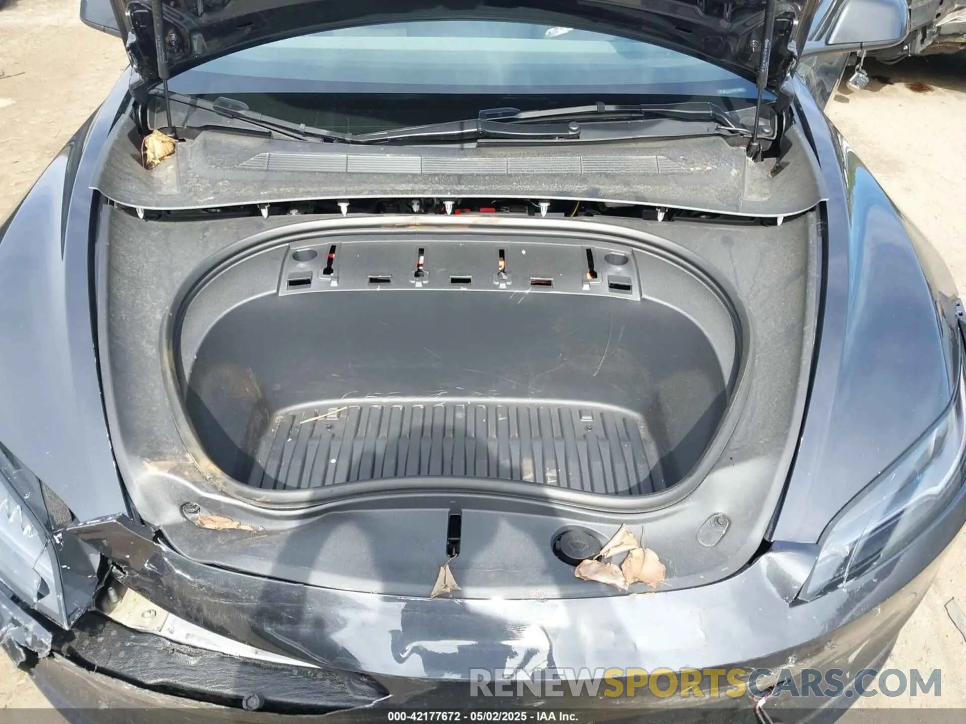 10 Photograph of a damaged car 5YJ3E1EB4RF796636 TESLA MODEL 3 2024