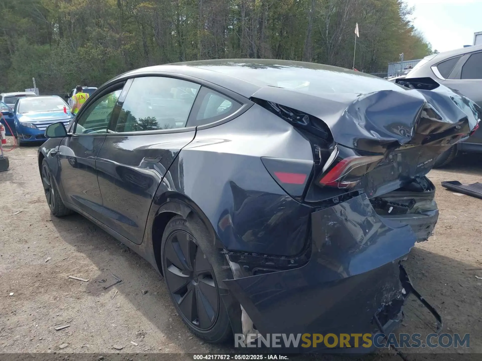 3 Photograph of a damaged car 5YJ3E1EB4RF796636 TESLA MODEL 3 2024