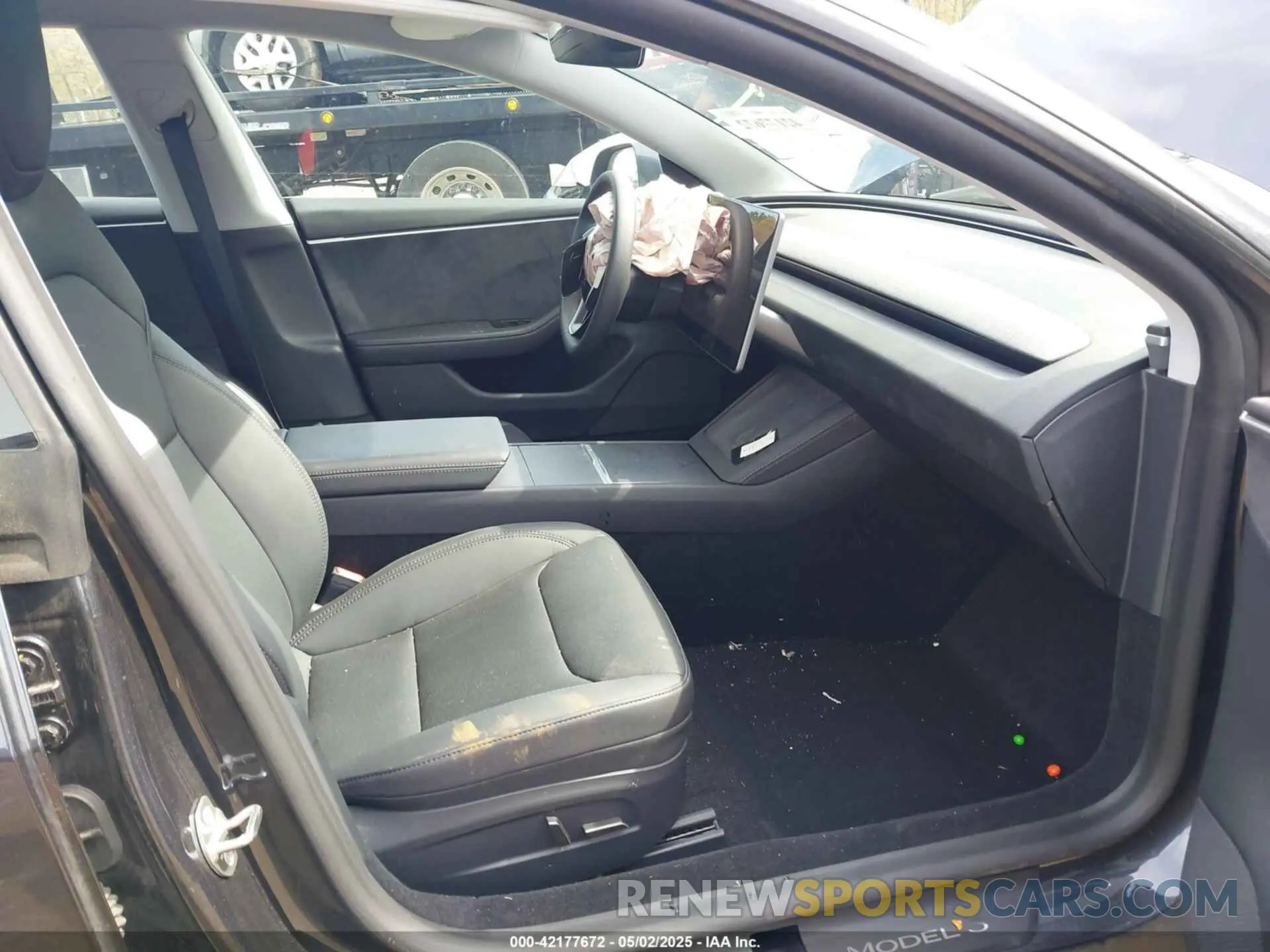 5 Photograph of a damaged car 5YJ3E1EB4RF796636 TESLA MODEL 3 2024