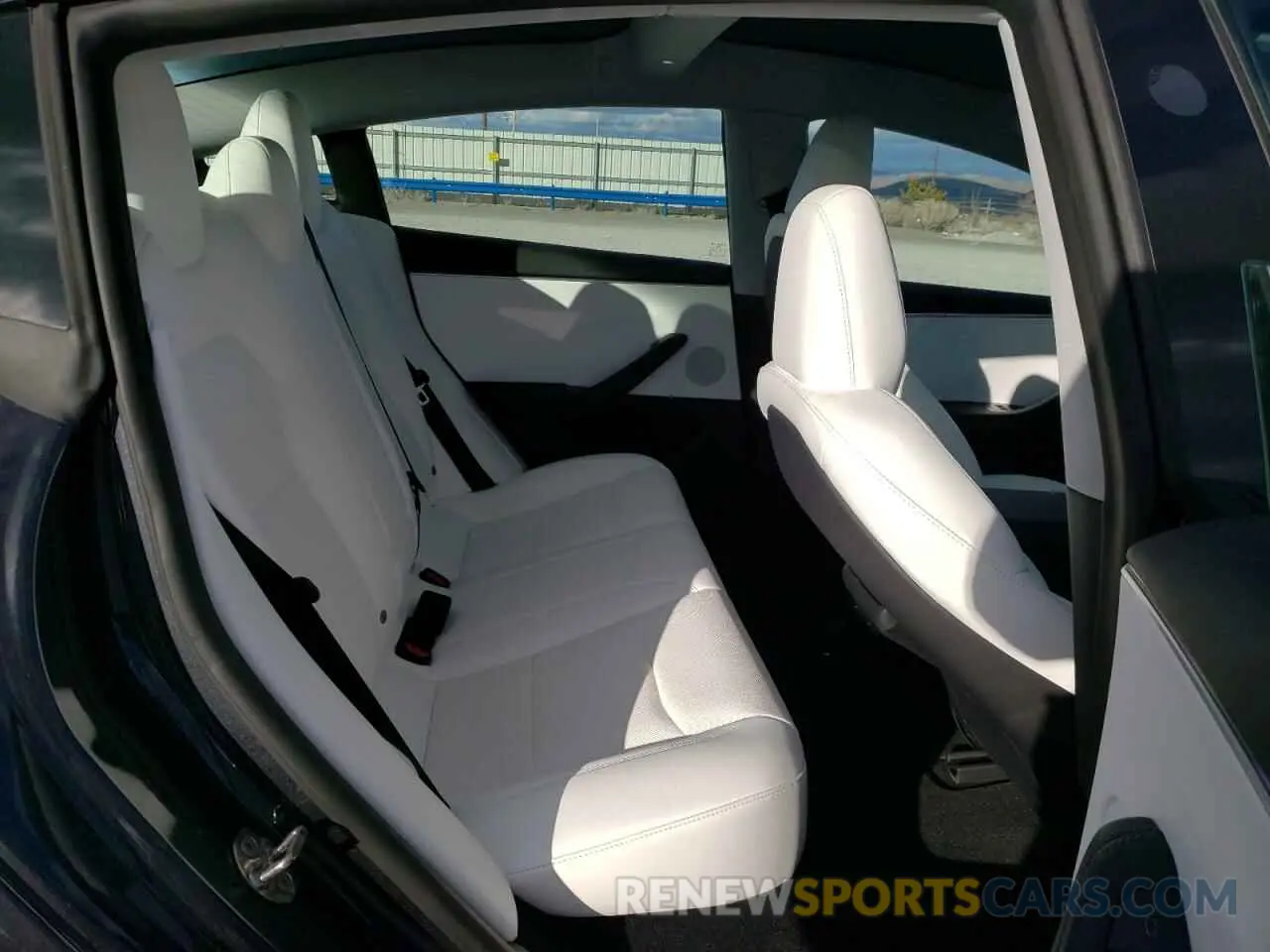11 Photograph of a damaged car 5YJ3E1EB4RF809143 TESLA MODEL 3 2024