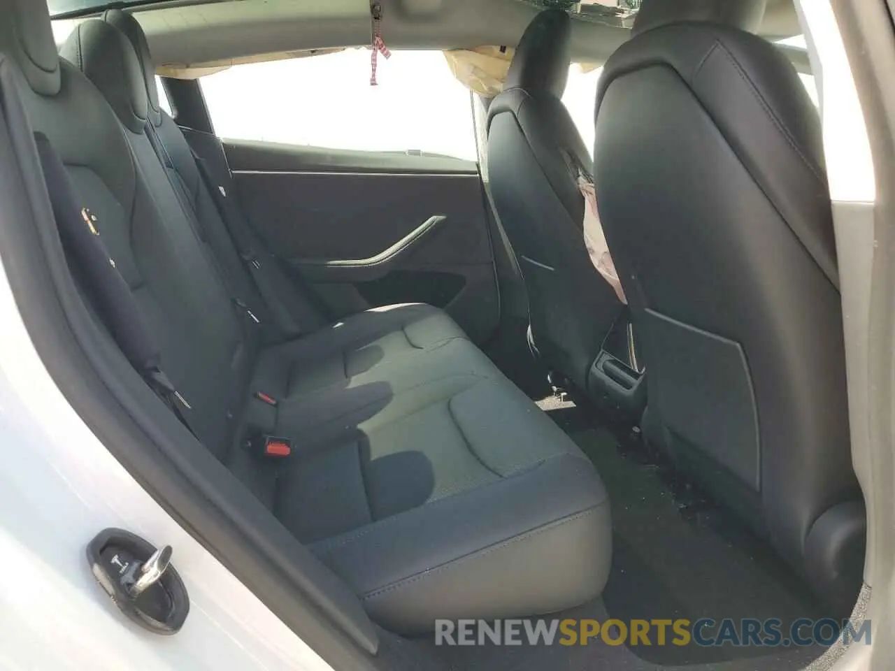 10 Photograph of a damaged car 5YJ3E1EB4RF811734 TESLA MODEL 3 2024