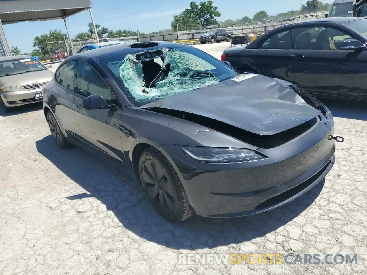 4 Фотография поврежденного автомобиля 5YJ3E1EB5RF735795 TESLA MODEL 3 2024