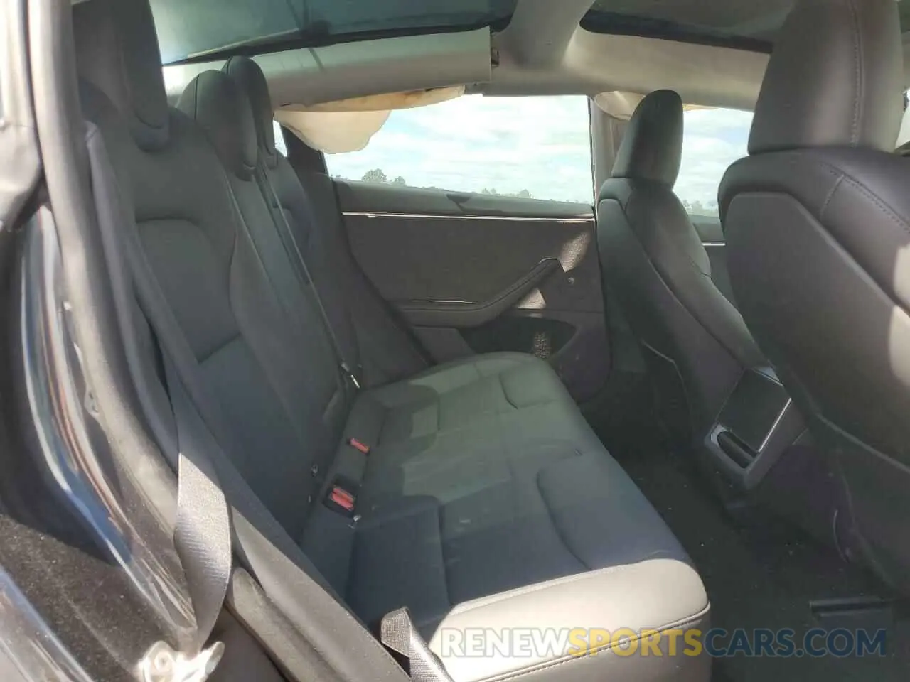 10 Фотография поврежденного автомобиля 5YJ3E1EB5RF737790 TESLA MODEL 3 2024