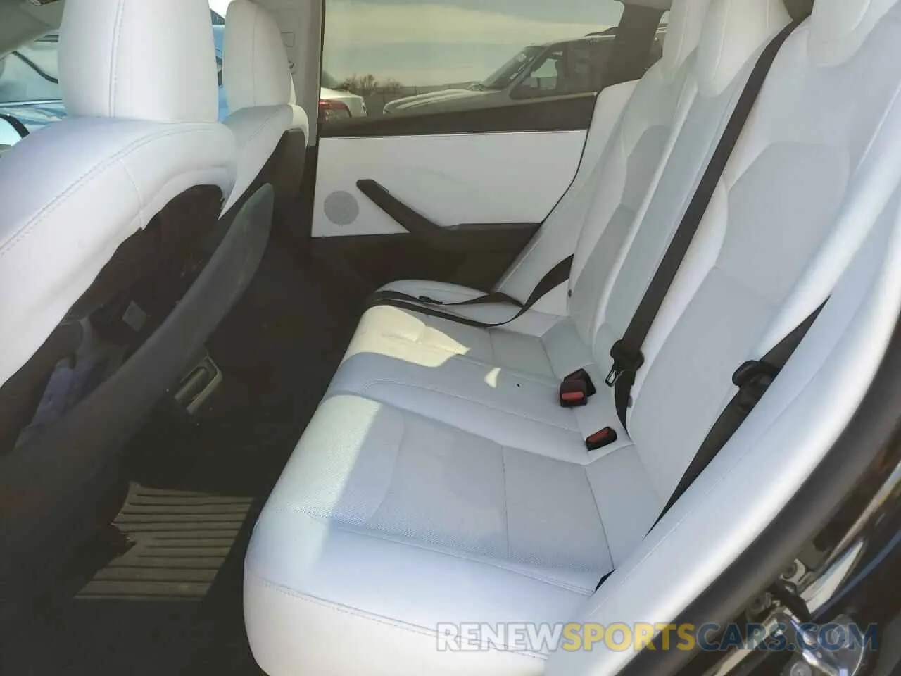 10 Photograph of a damaged car 5YJ3E1EB5RF795950 TESLA MODEL 3 2024