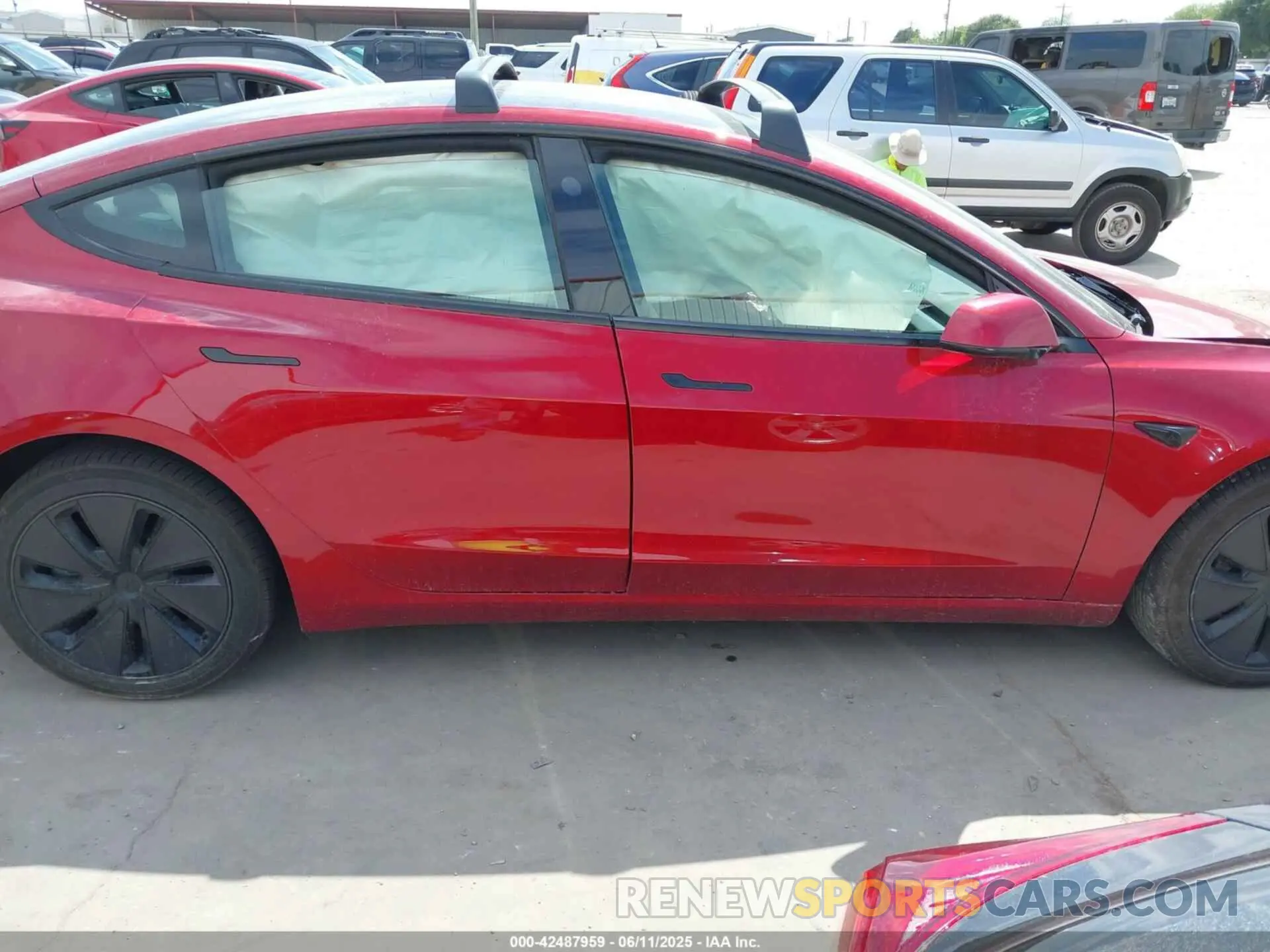 13 Фотография поврежденного автомобиля 5YJ3E1EB5RF798279 TESLA MODEL 3 2024