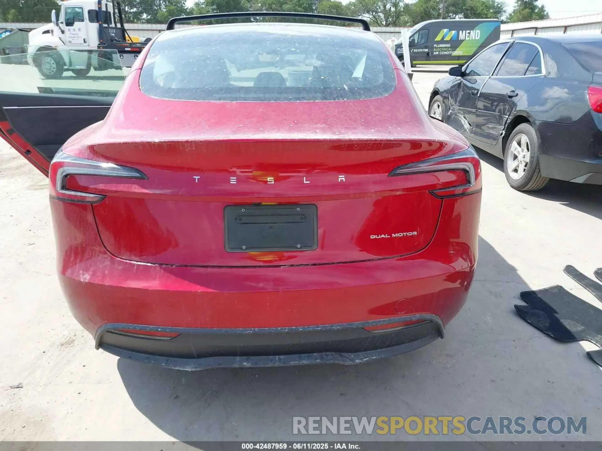 16 Фотография поврежденного автомобиля 5YJ3E1EB5RF798279 TESLA MODEL 3 2024