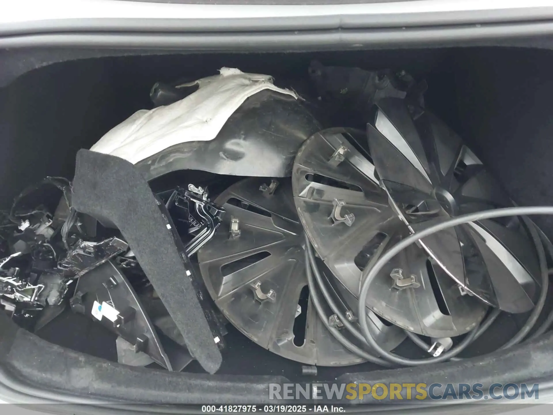 12 Фотография поврежденного автомобиля 5YJ3E1EB5RF855161 TESLA MODEL 3 2024