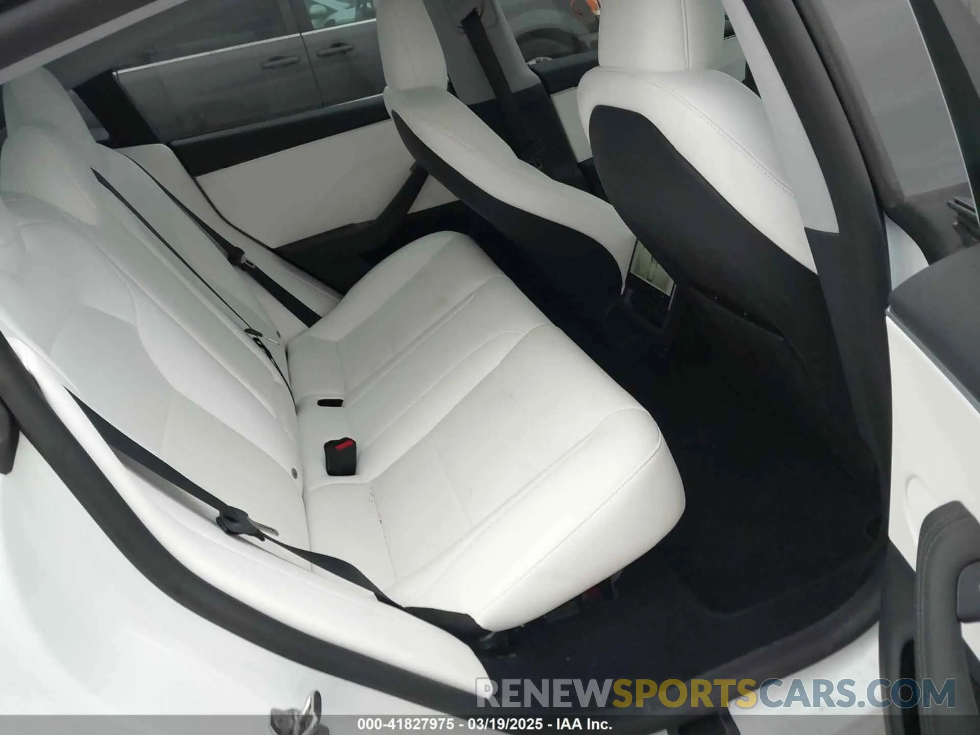 8 Фотография поврежденного автомобиля 5YJ3E1EB5RF855161 TESLA MODEL 3 2024