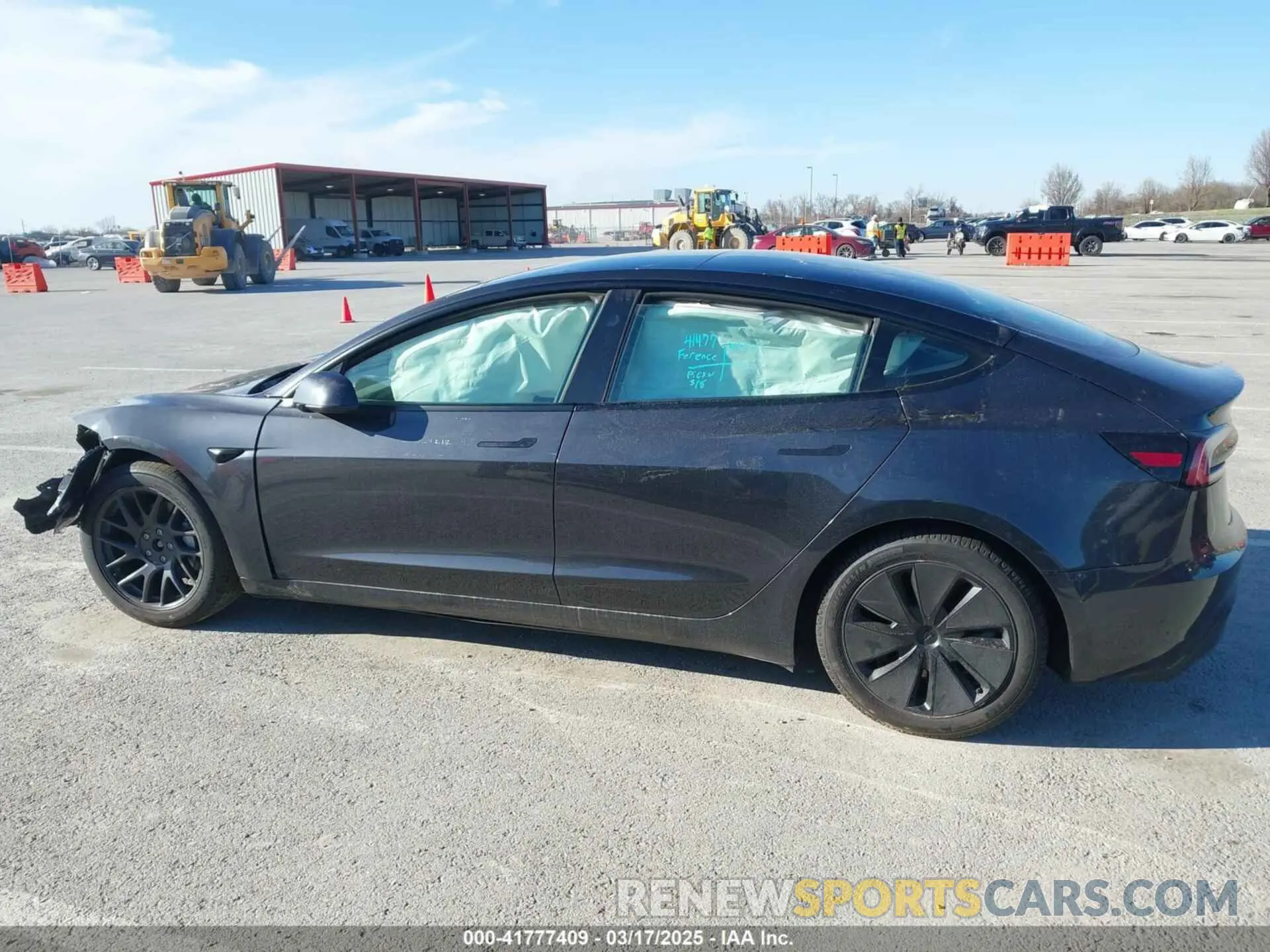 14 Фотография поврежденного автомобиля 5YJ3E1EB6RF722229 TESLA MODEL 3 2024