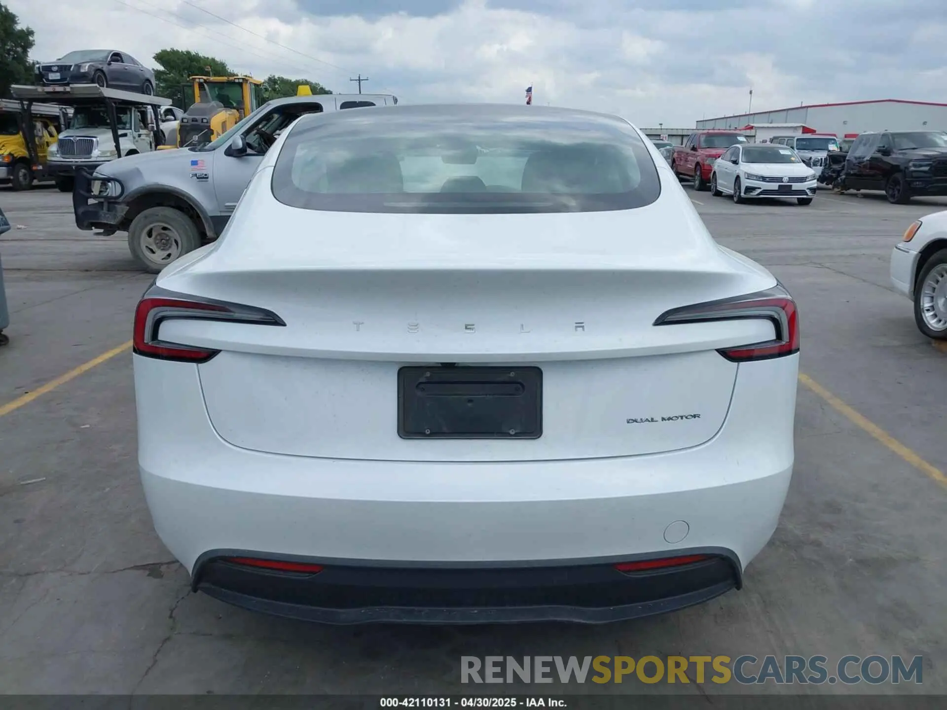 16 Photograph of a damaged car 5YJ3E1EB6RF795164 TESLA MODEL 3 2024