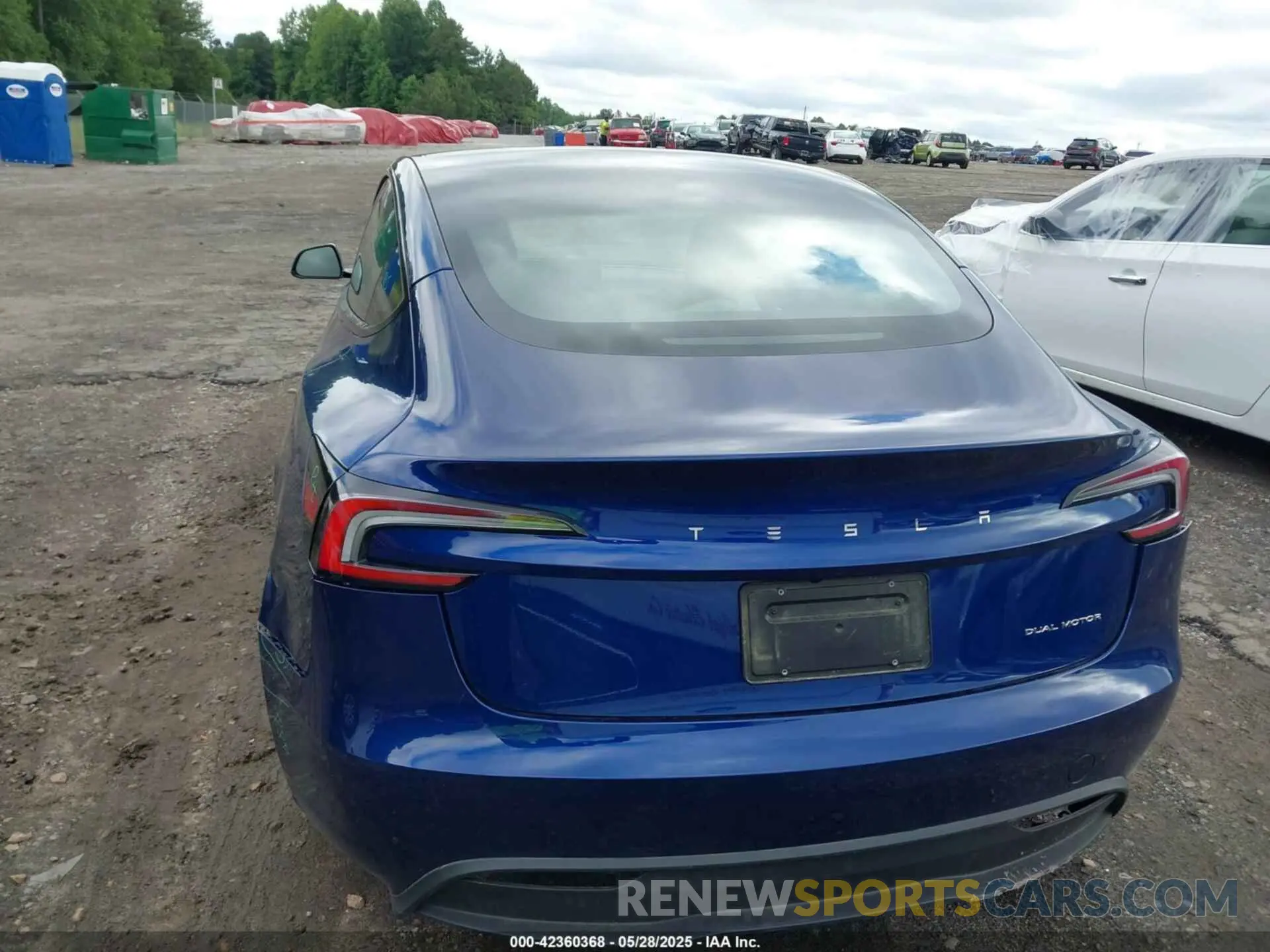 17 Photograph of a damaged car 5YJ3E1EB6RF795181 TESLA MODEL 3 2024