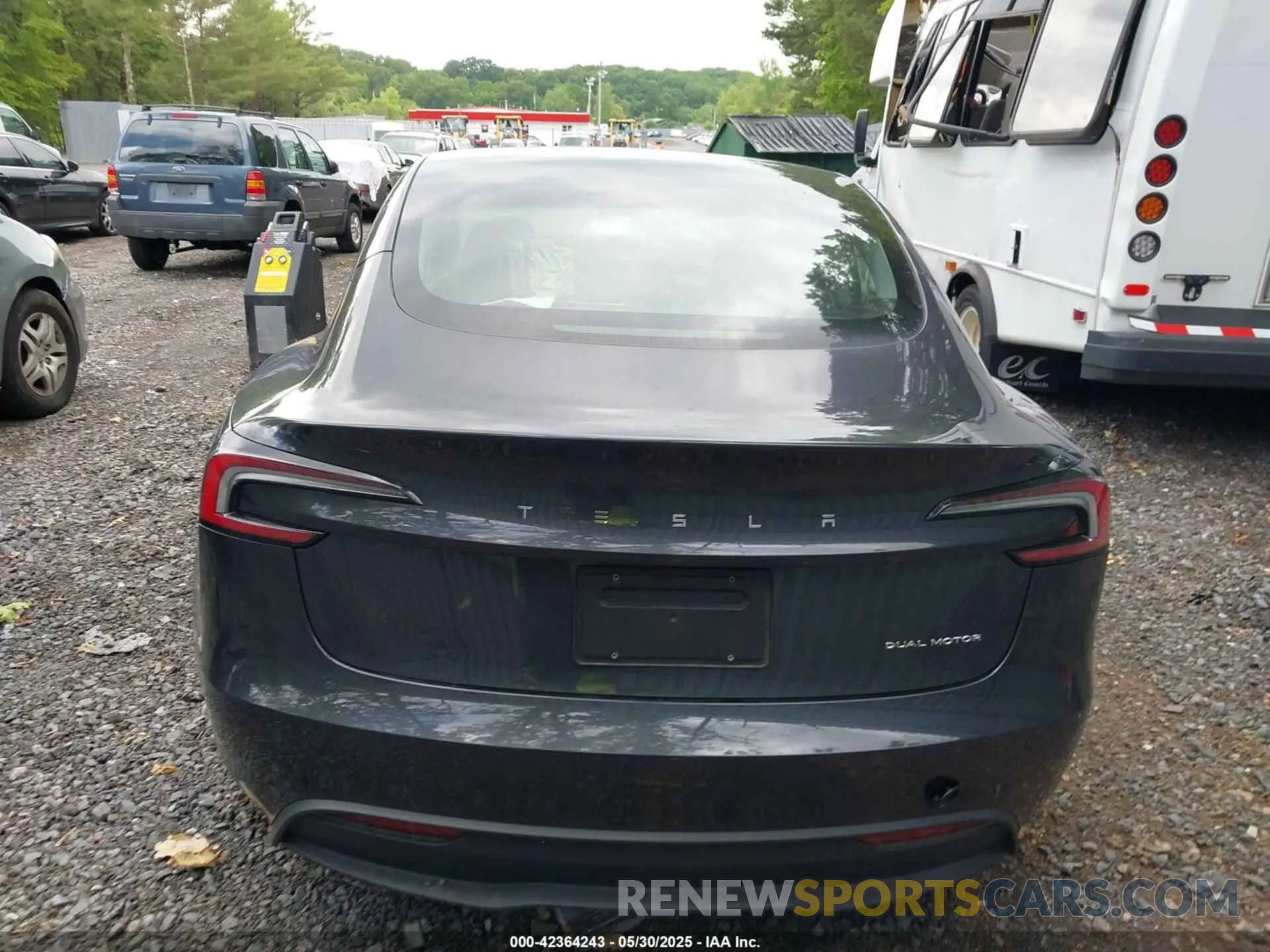 16 Photograph of a damaged car 5YJ3E1EB6RF830852 TESLA MODEL 3 2024