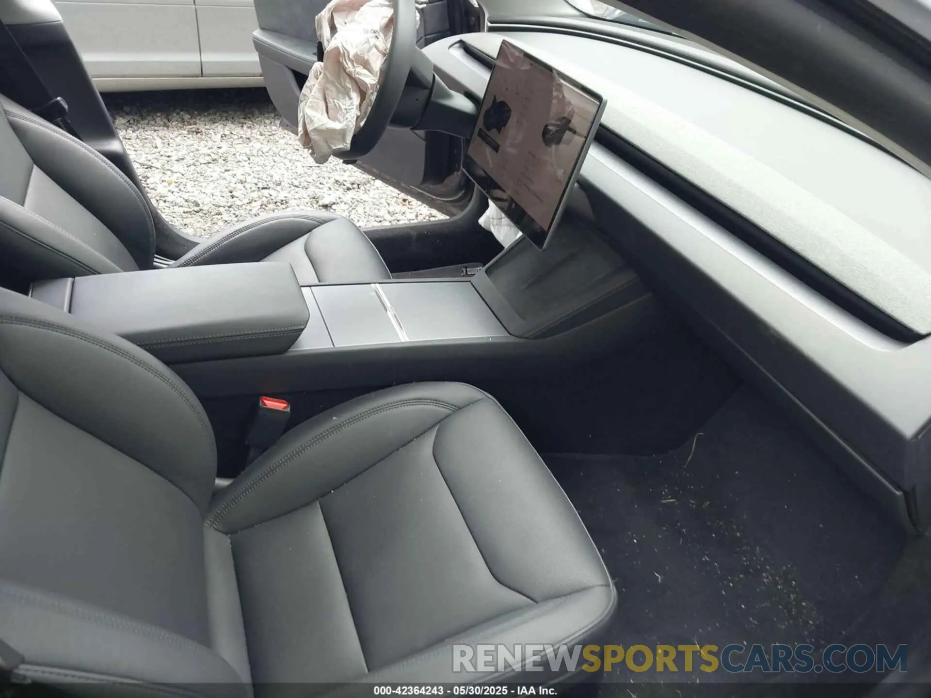 5 Photograph of a damaged car 5YJ3E1EB6RF830852 TESLA MODEL 3 2024