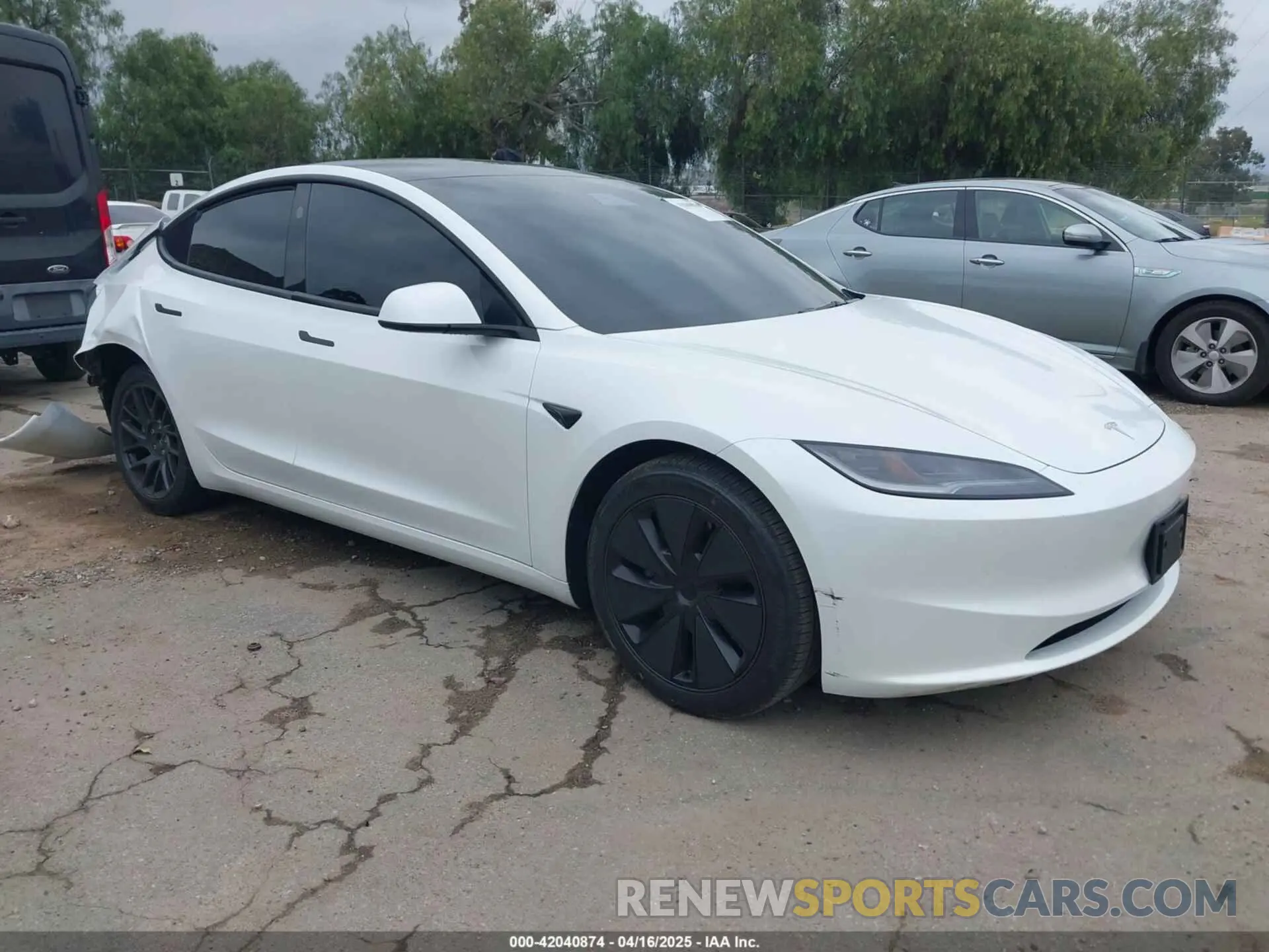 1 Фотография поврежденного автомобиля 5YJ3E1EB6RF842807 TESLA MODEL 3 2024
